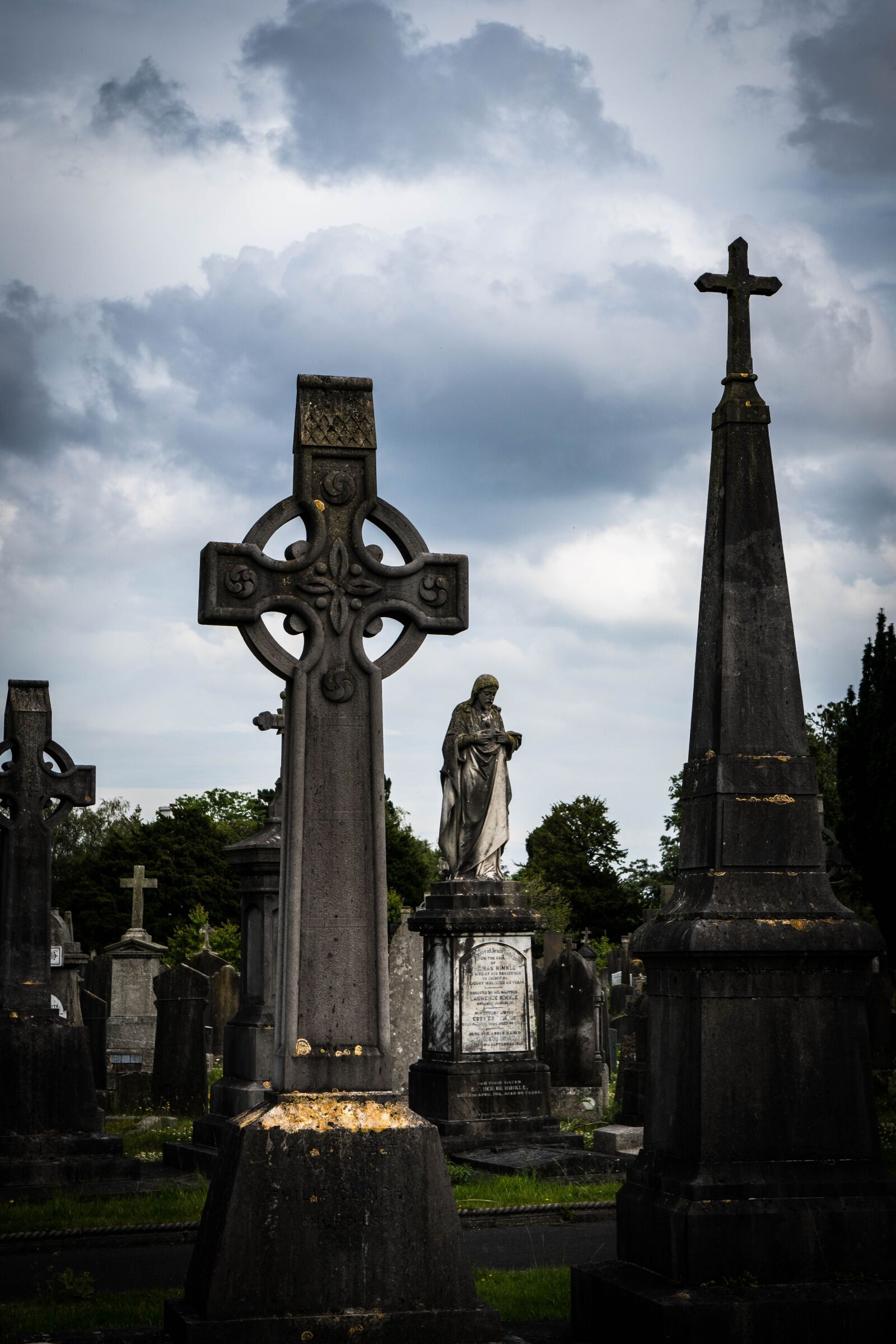 Sony a6500 + Sony Vario-Tessar T* E 16-70mm F4 ZA OSS sample photo. Glasnevin, dublin, ireland photography