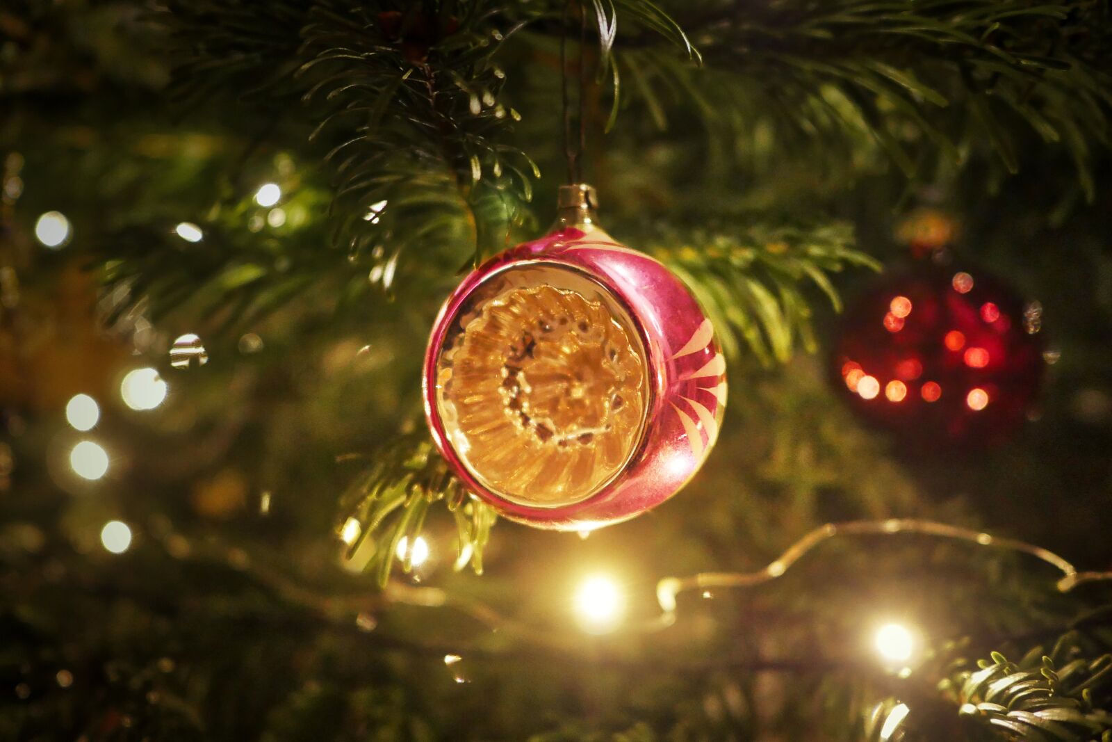 Panasonic Lumix DMC-GX8 sample photo. Christmas decorations, christmas, decoration photography