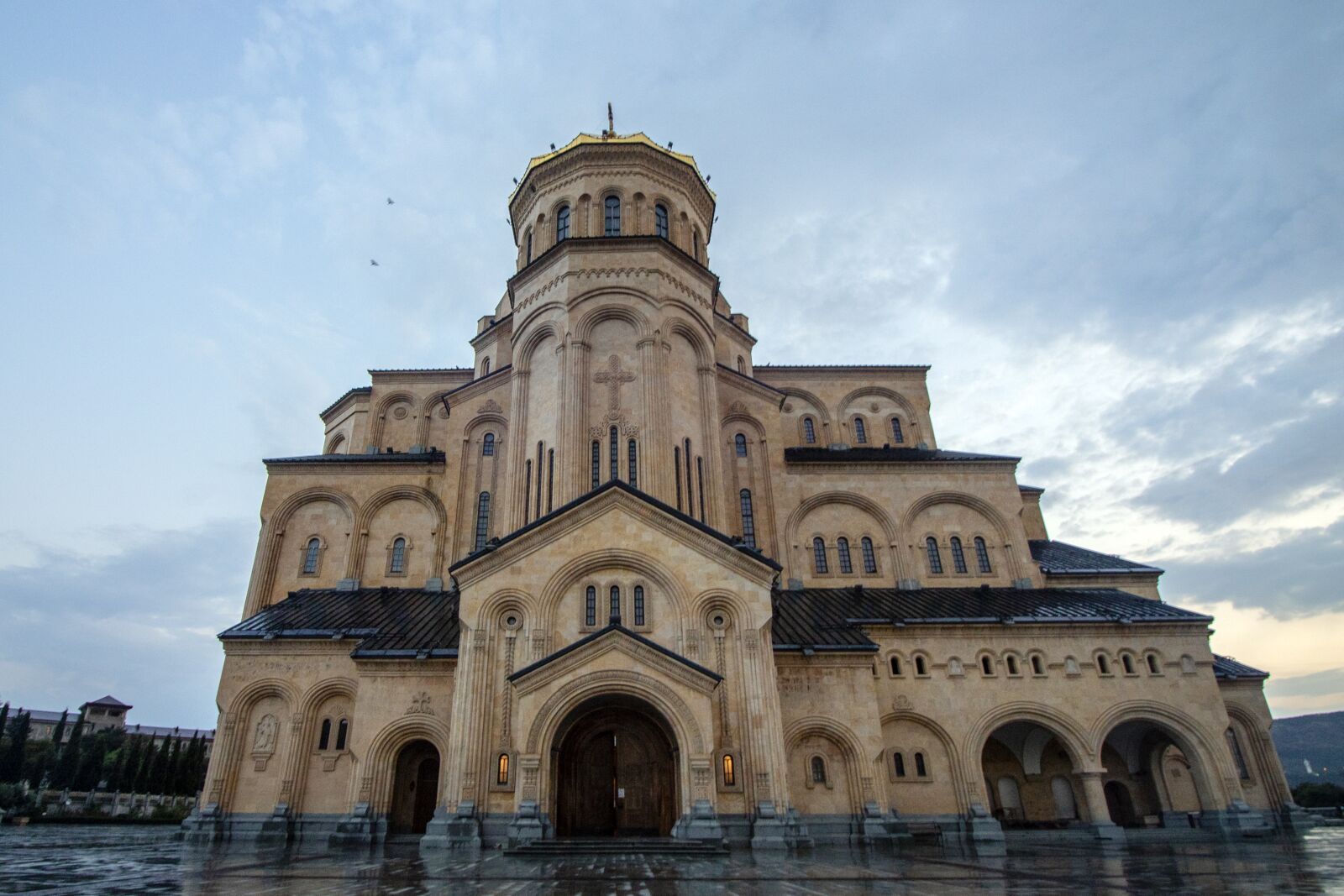 Canon EOS M3 + Canon EF-S 10-18mm F4.5–5.6 IS STM sample photo. Tbilisi, tourism, tourist attractions photography