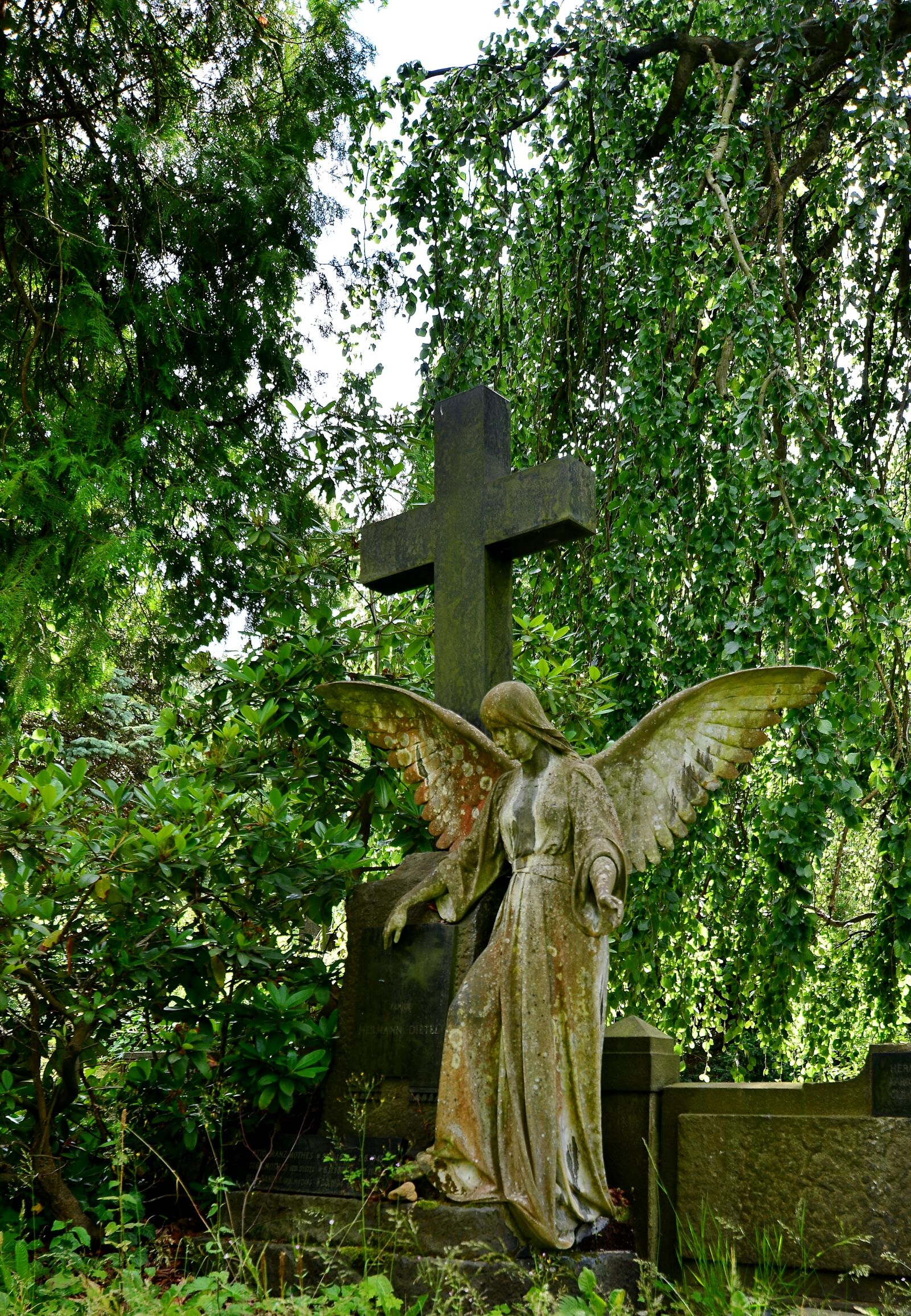 Nikon D5200 sample photo. Sculpture, angel, stone sculpture photography