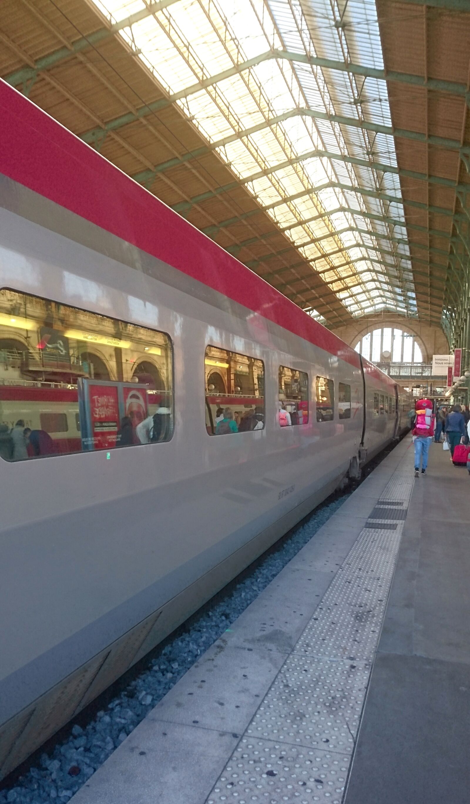 Sony Xperia Z3+ sample photo. Paris, north station, gare photography