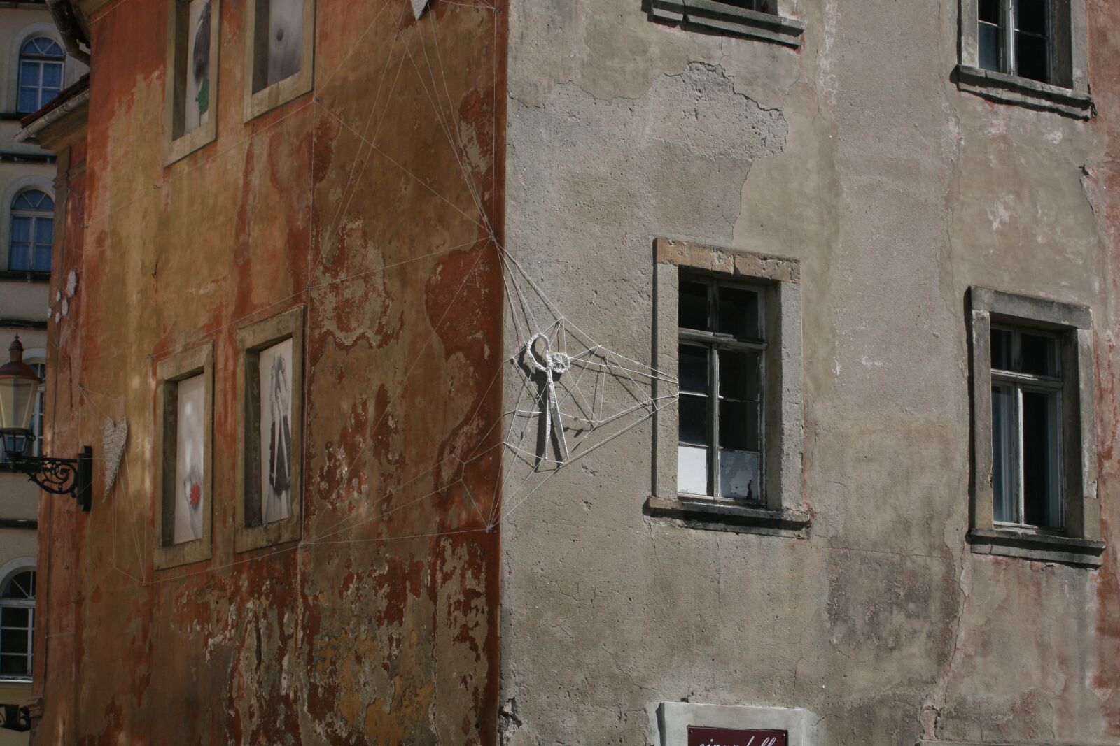 Canon EOS 400D (EOS Digital Rebel XTi / EOS Kiss Digital X) sample photo. House, facade, art photography
