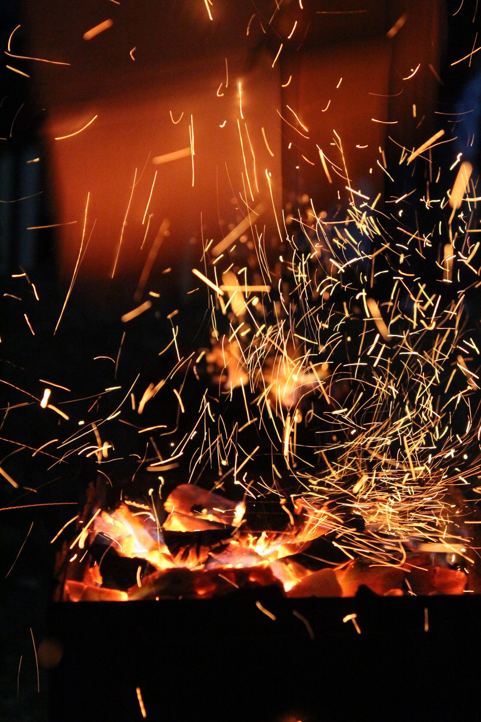 Canon EOS 600D (Rebel EOS T3i / EOS Kiss X5) sample photo. Fire, cam, camping photography