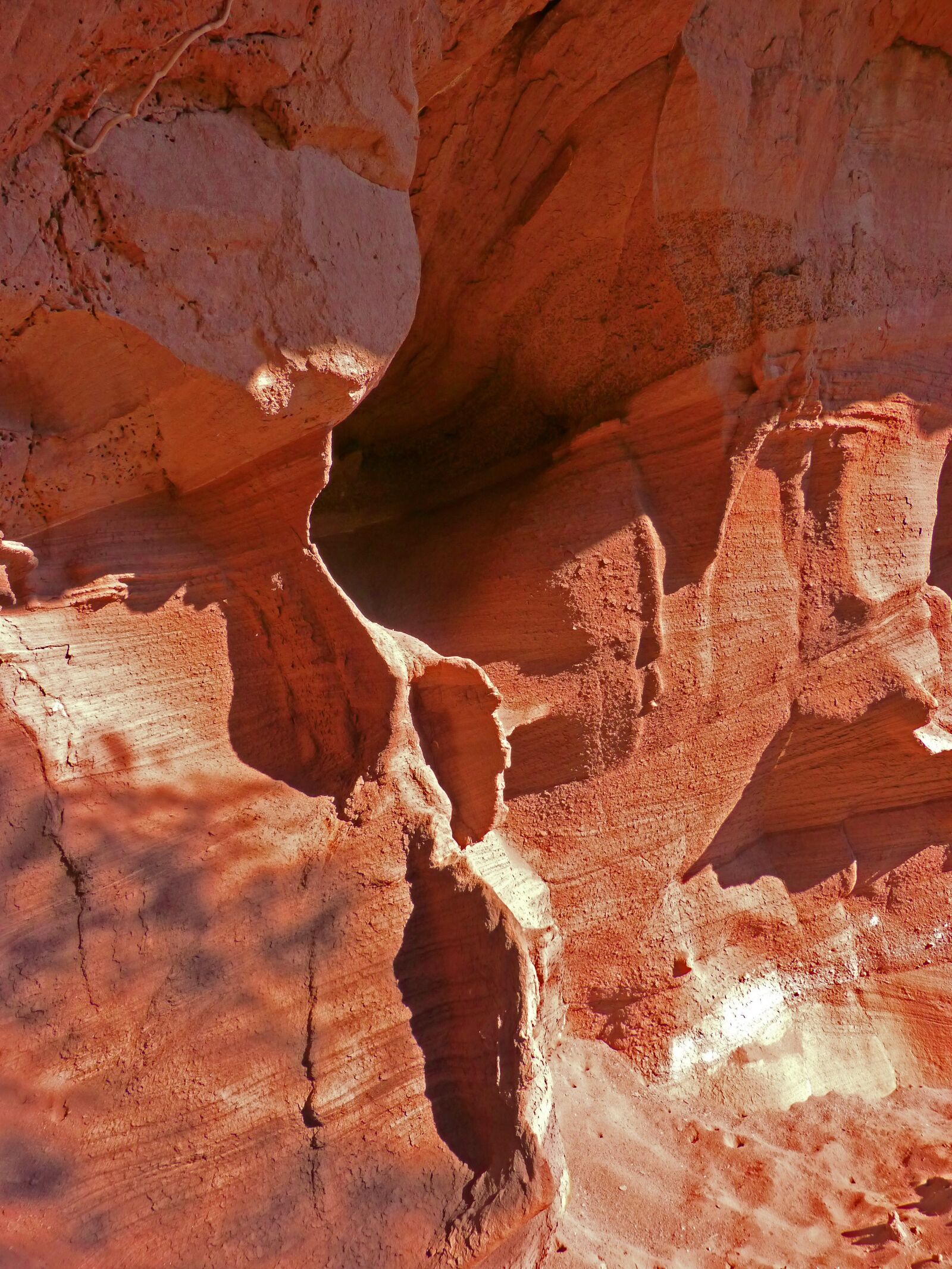 Panasonic DMC-FZ62 sample photo. Rock, red sandstone, mountain photography