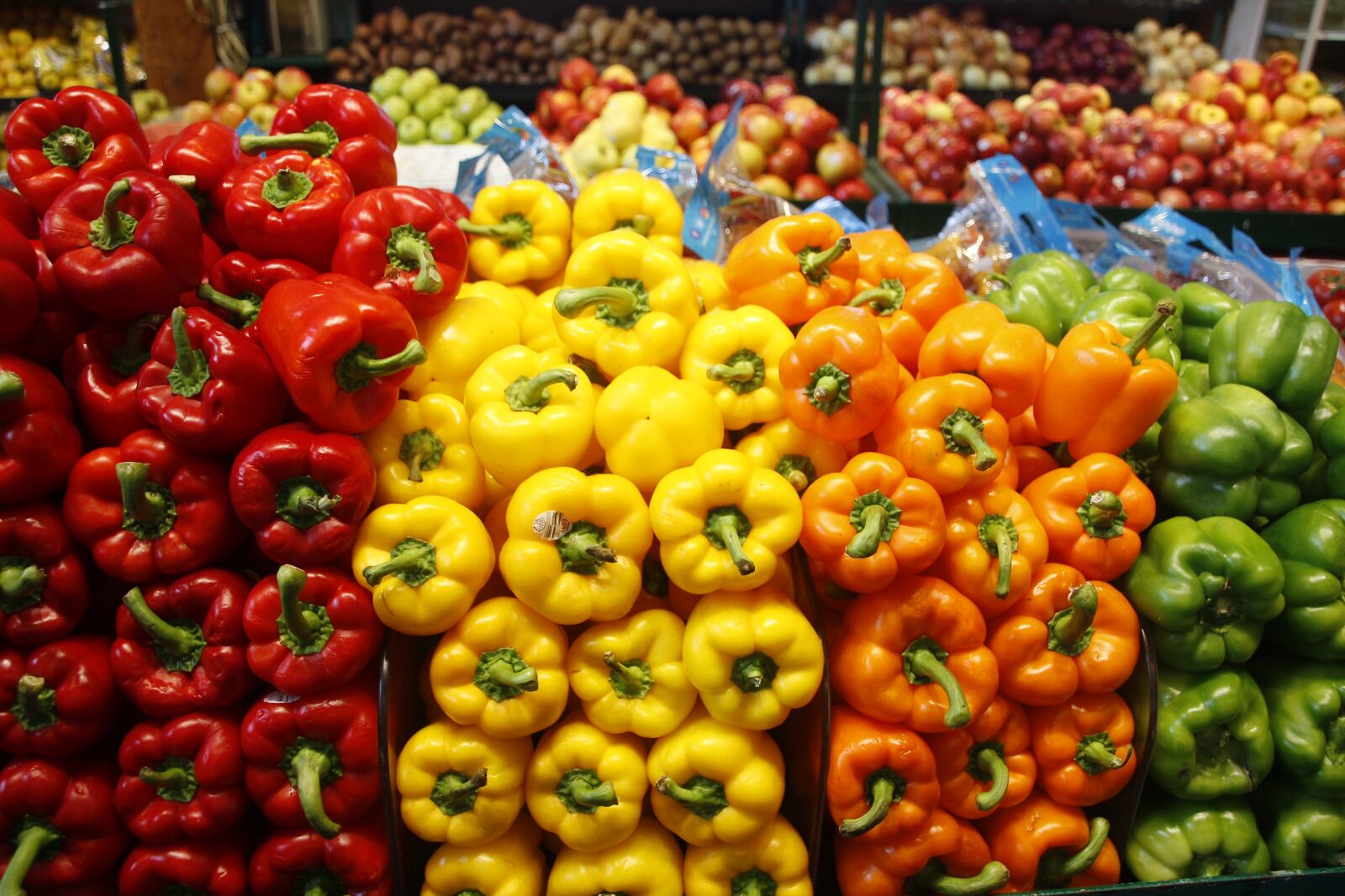 Canon EOS 600D (Rebel EOS T3i / EOS Kiss X5) sample photo. Sweet pepper, yellow sweet photography
