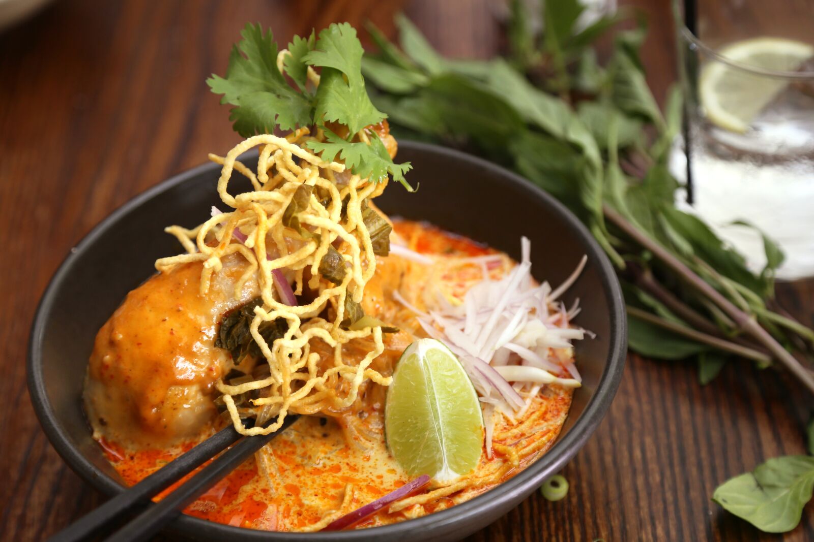 Canon EOS 6D + Canon EF 24-105mm F4L IS USM sample photo. Thai noodle, khao soi photography