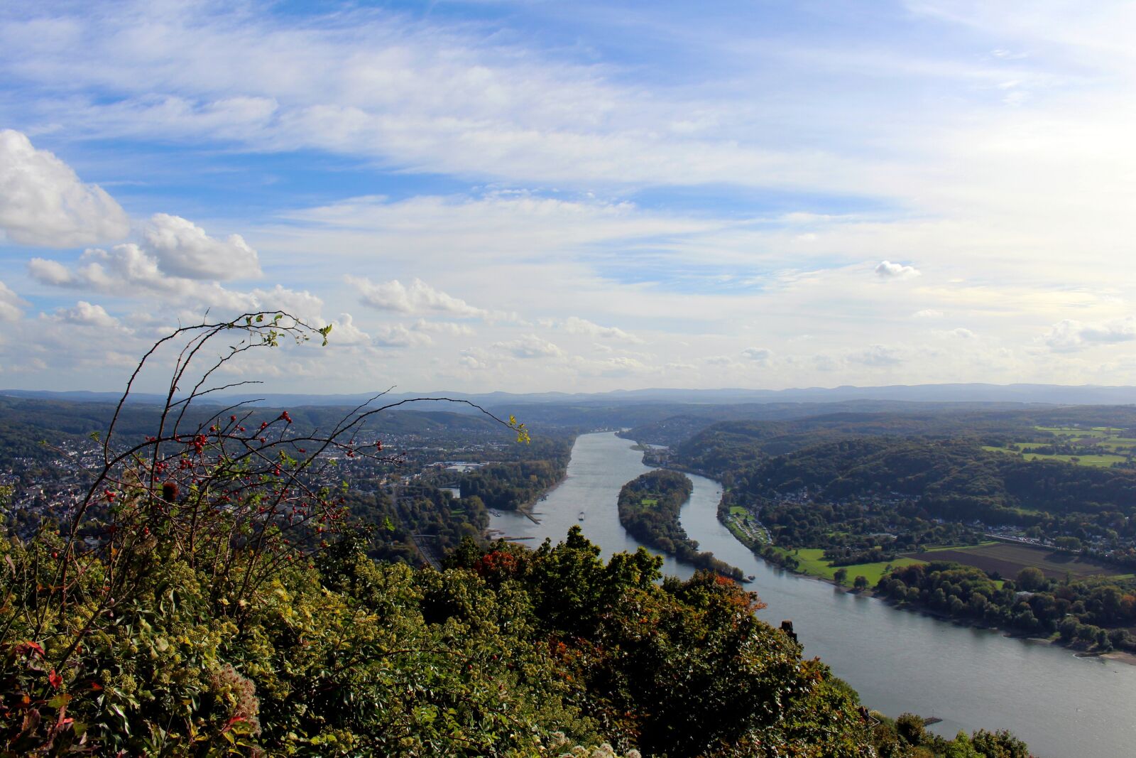 Canon EOS 700D (EOS Rebel T5i / EOS Kiss X7i) sample photo. Dragon rock, k nigswinter photography
