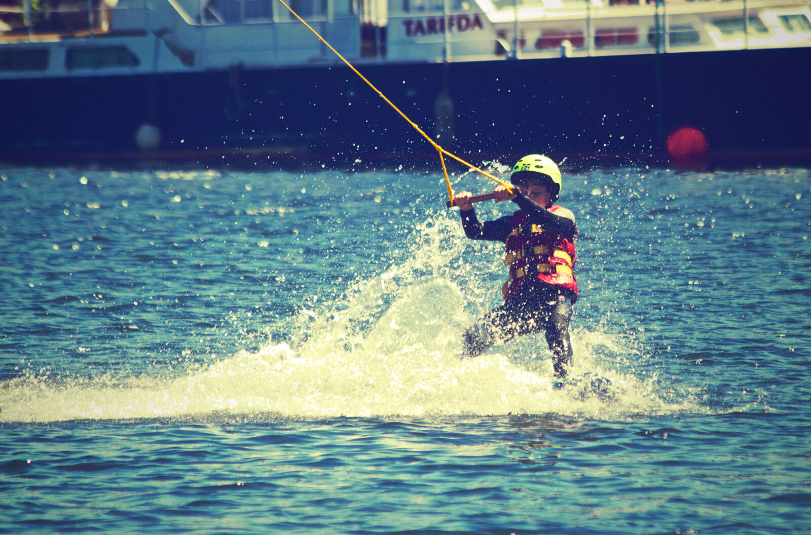 Canon EOS 650D (EOS Rebel T4i / EOS Kiss X6i) sample photo. Adventure, boy, fun, water photography