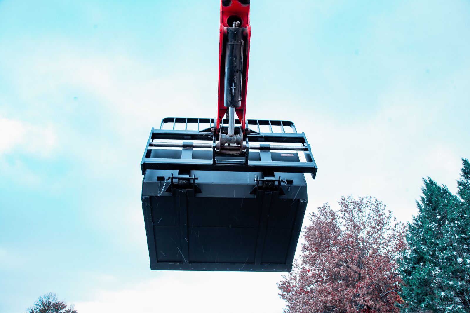 Canon EOS 6D + Canon EF 24-105mm F4L IS USM sample photo. Arrow, bucket, construction photography