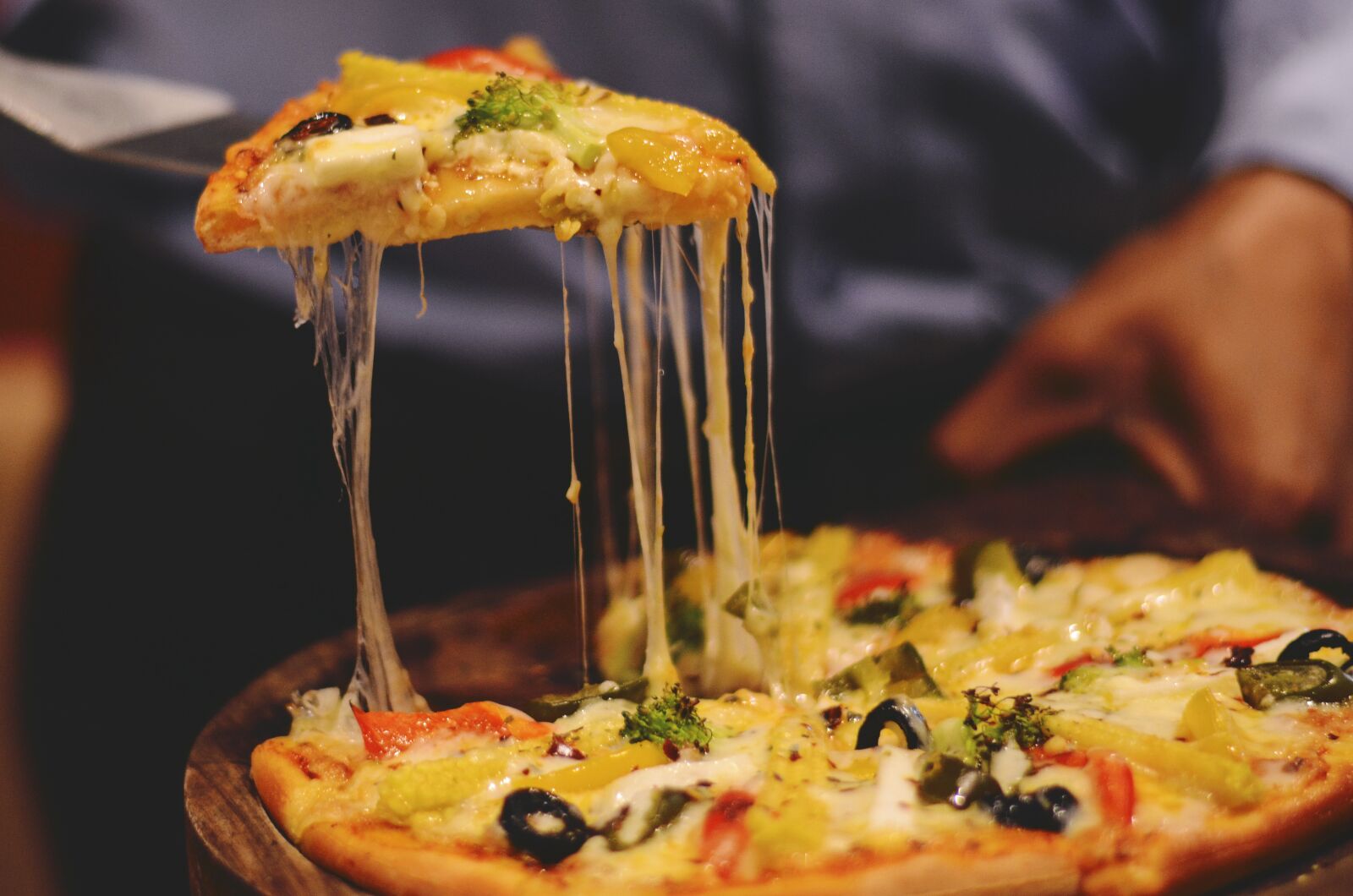 Nikon D7000 sample photo. Pizza, yummy, food photography