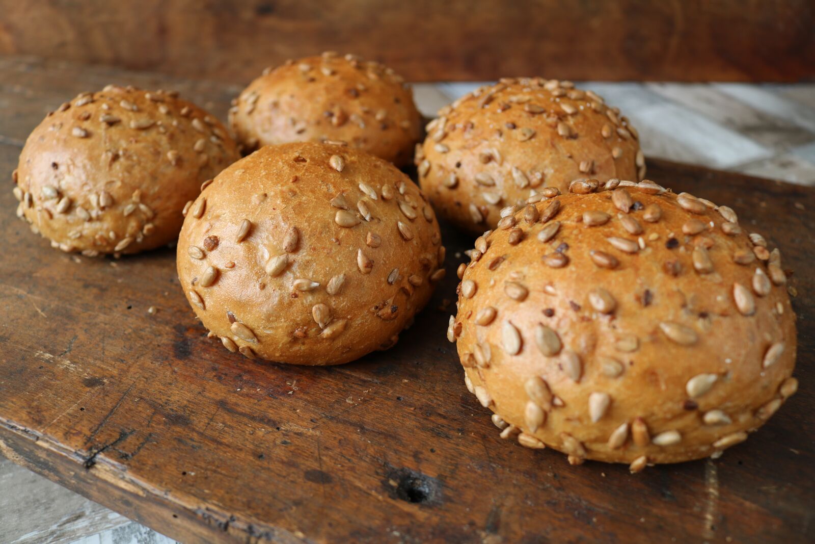 Canon EOS 750D (EOS Rebel T6i / EOS Kiss X8i) sample photo. Zonnepit, sandwiches, baker photography