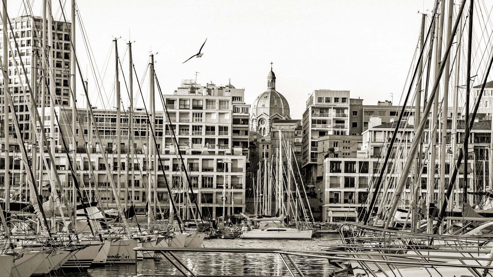 Fujifilm X30 sample photo. Marseille, france, harbour photography