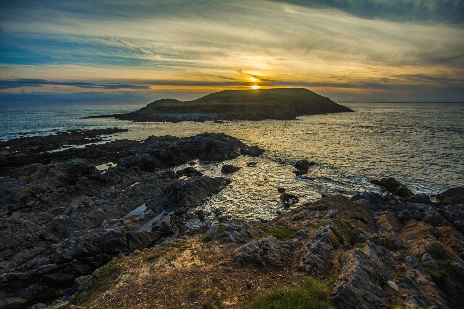 Canon EF-S 10-22mm F3.5-4.5 USM sample photo. Sunset, ocean, an island photography
