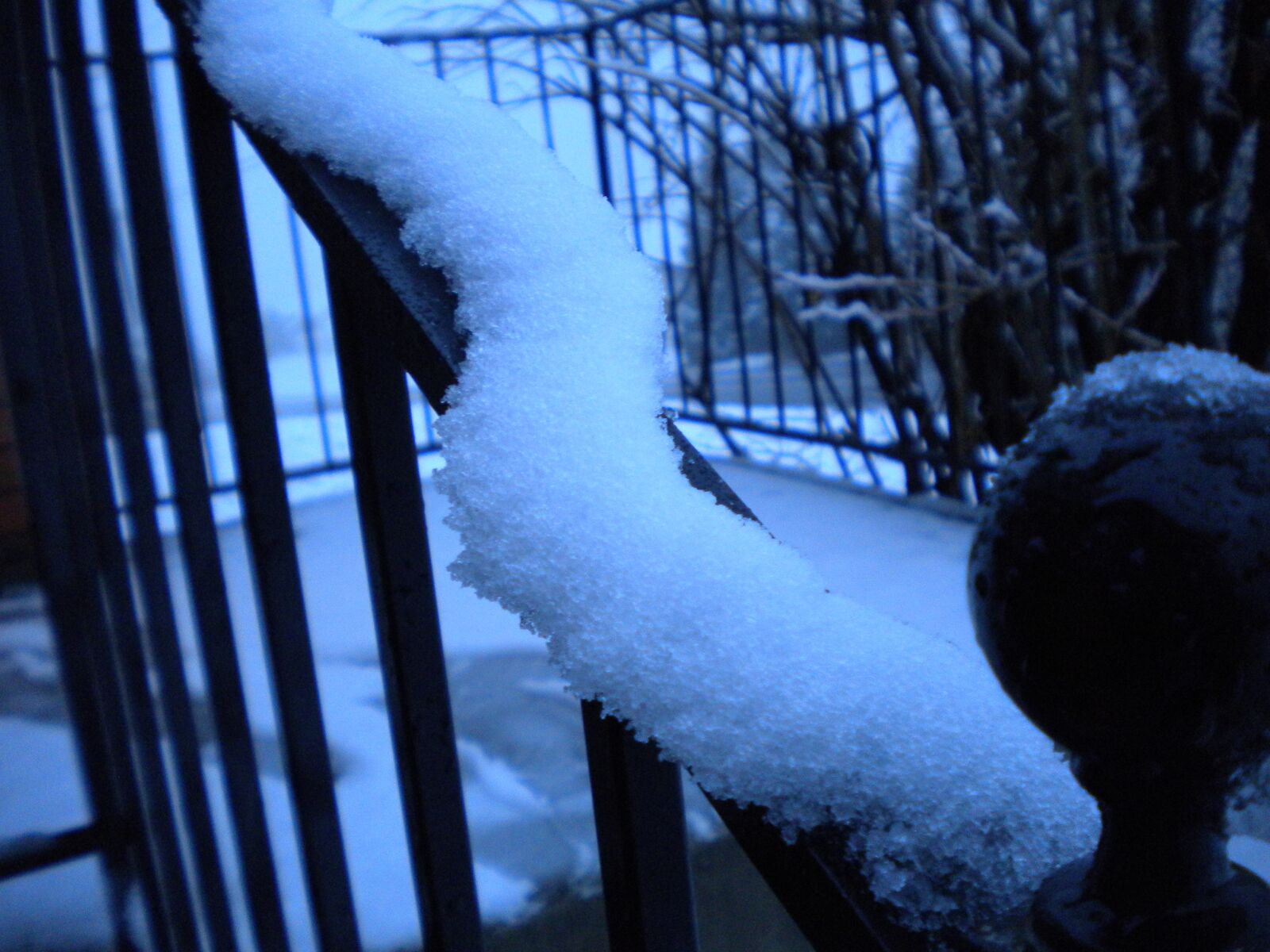 Nikon Coolpix S220 sample photo. Winter, snow, banister photography