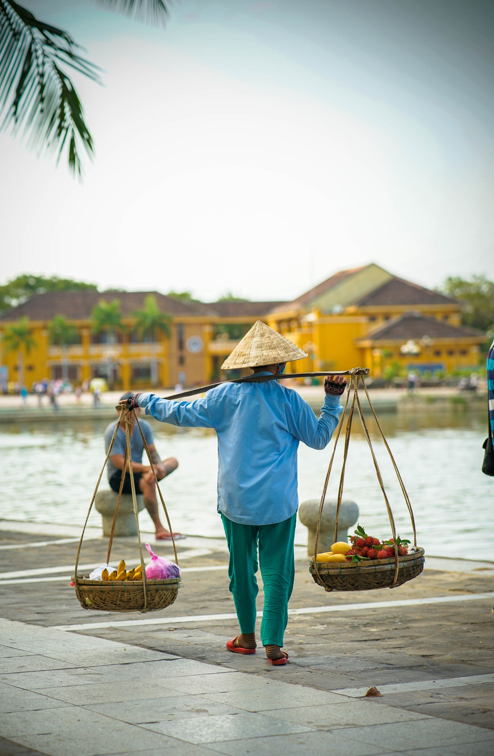 Samyang AF 85mm F1.4 FE sample photo. Streets, work, job photography