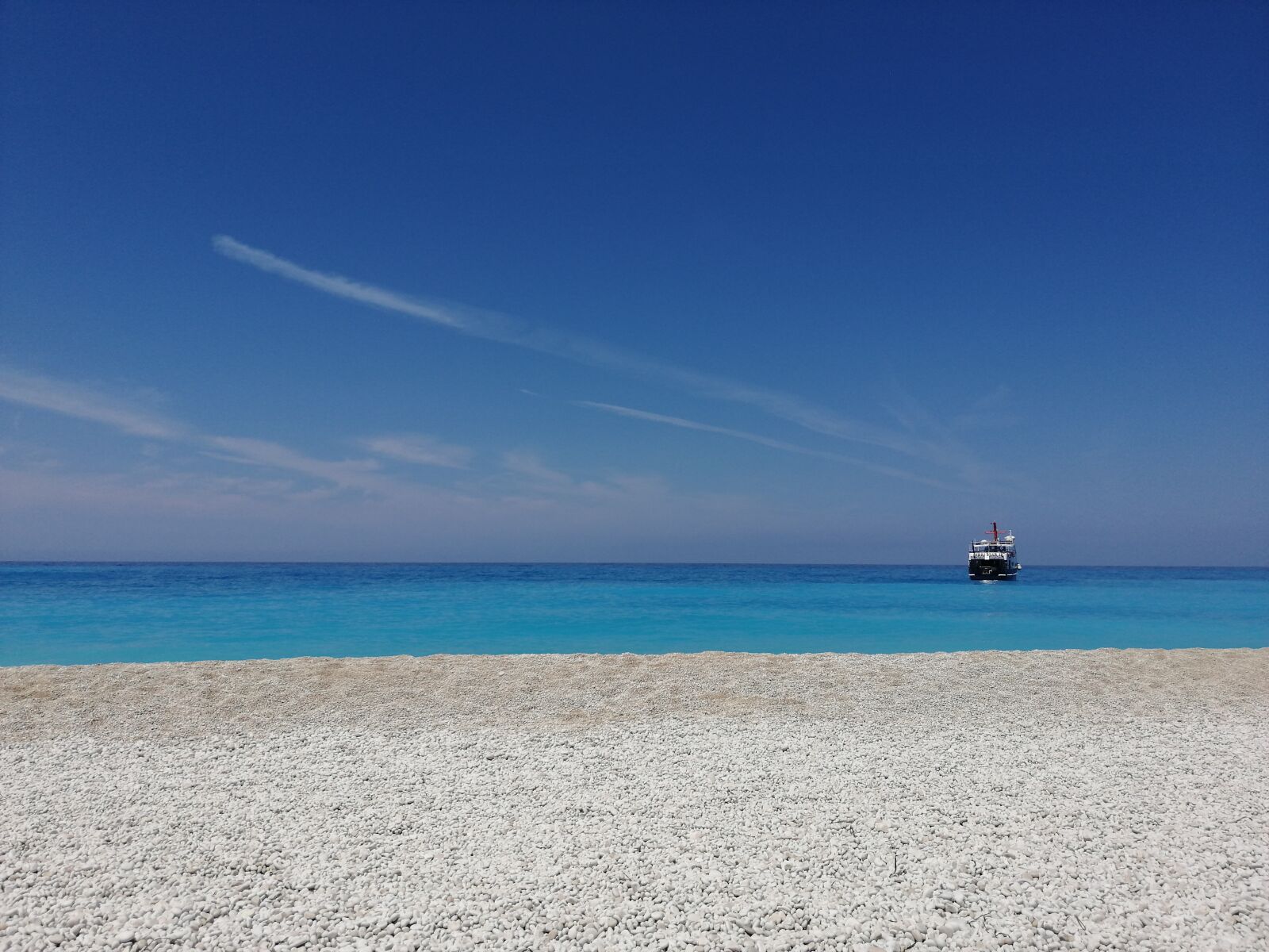 HUAWEI SNE-LX1 sample photo. Boat, blue, clear photography