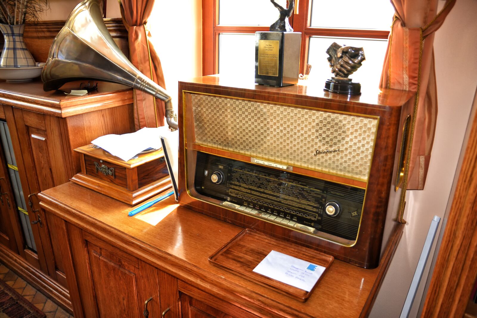 Nikon D3100 sample photo. Old radio, radio, antiques photography