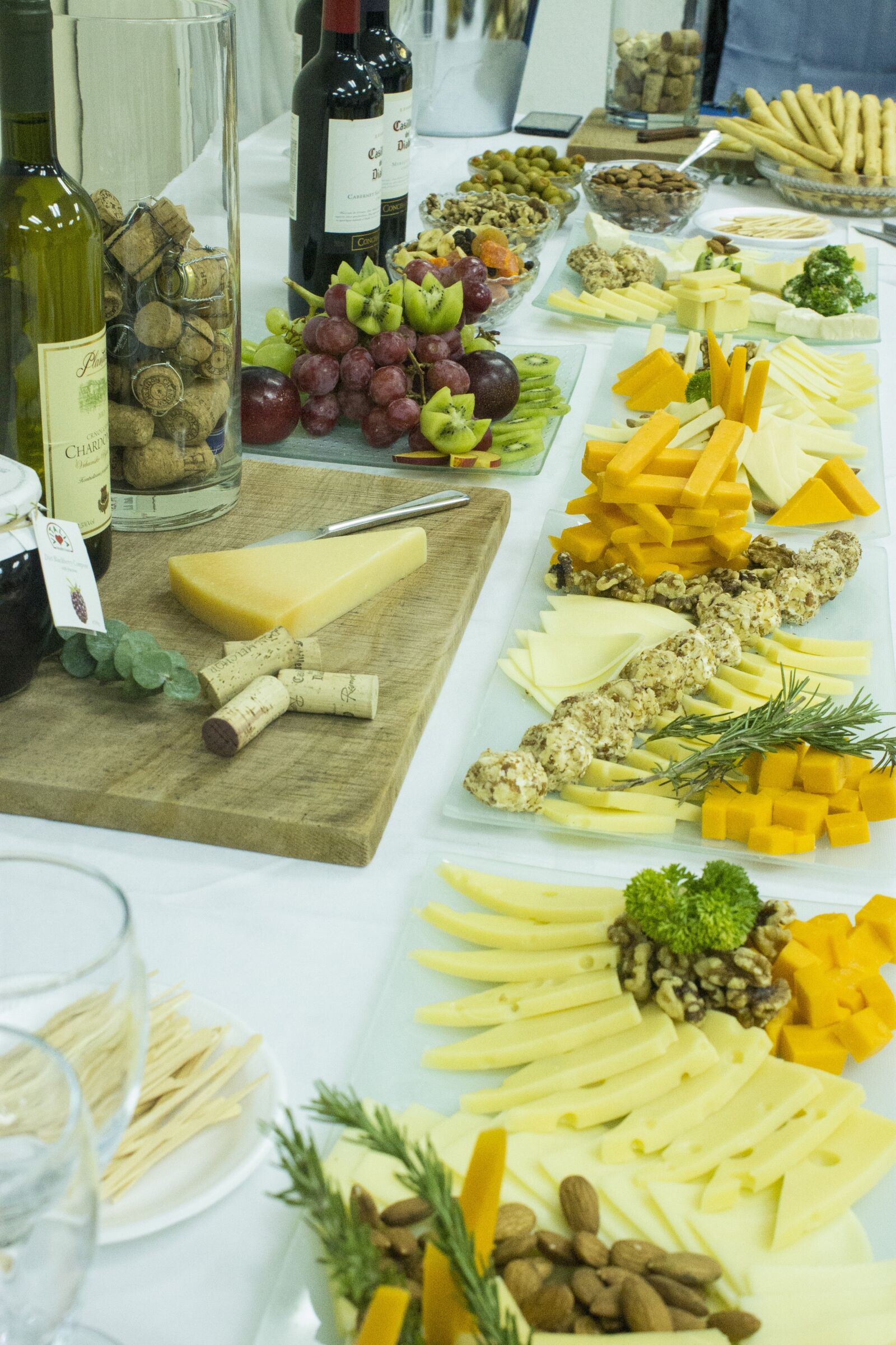 Canon EOS 1100D (EOS Rebel T3 / EOS Kiss X50) sample photo. Cheese, wines, cheese and photography