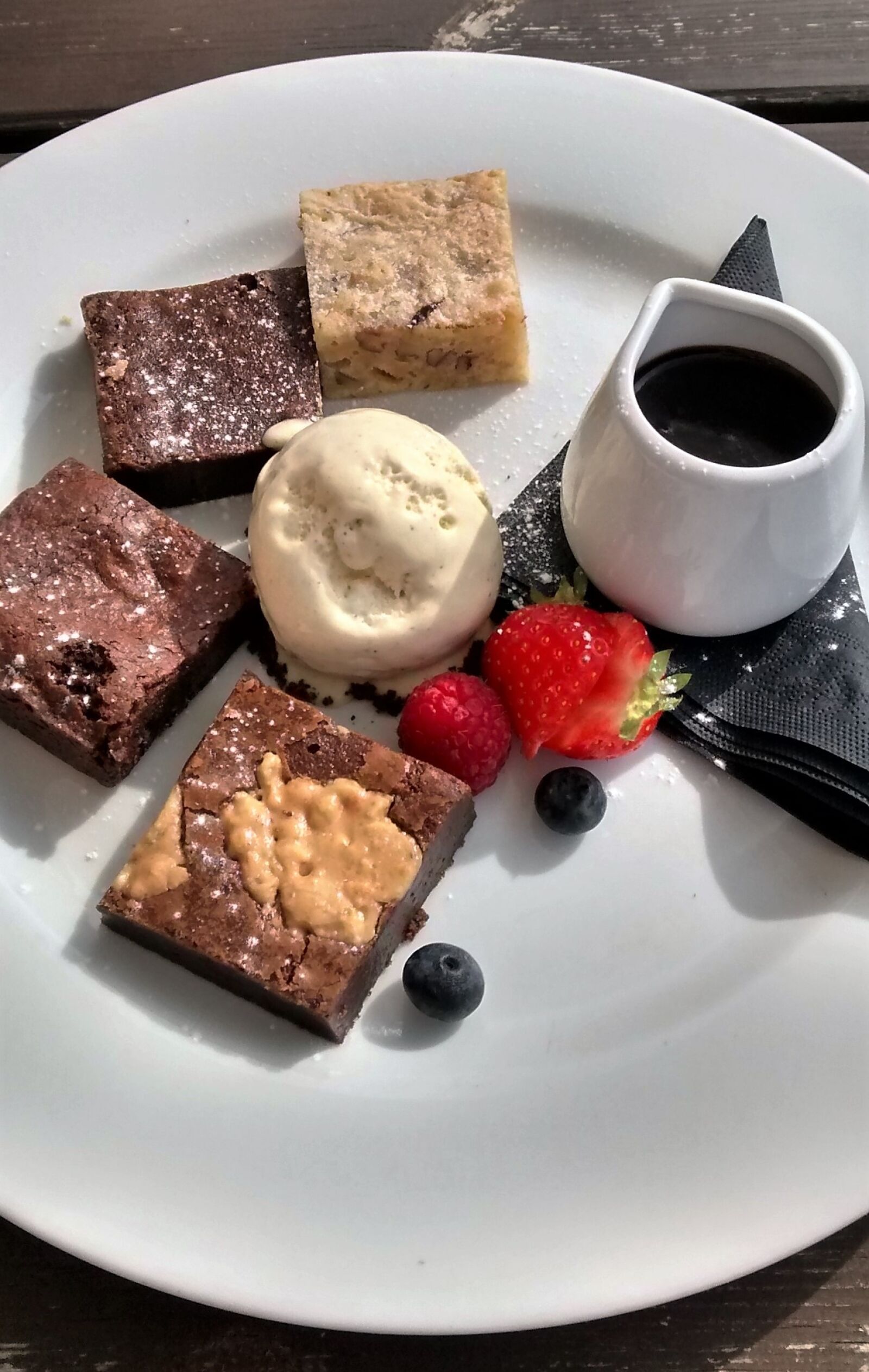 Motorola XT1032 sample photo. Dessert, chocolate, brownie photography