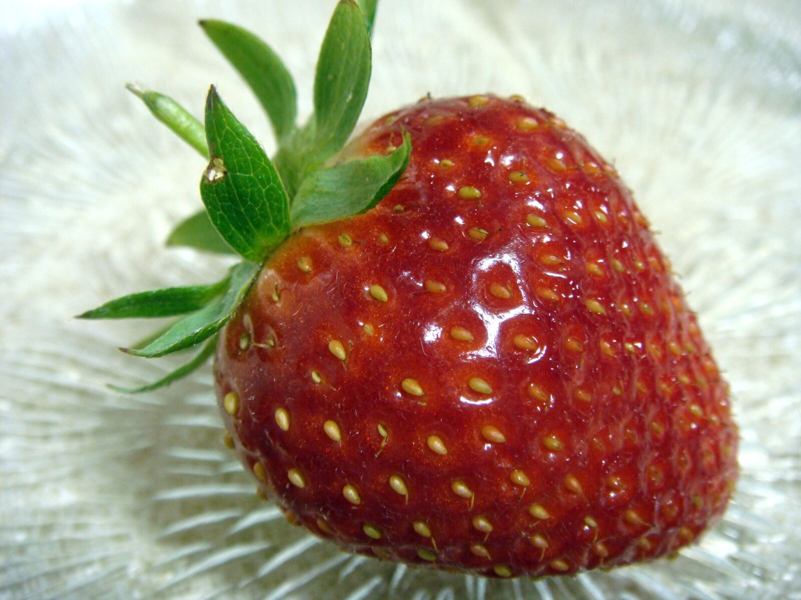 Sony DSC-T200 sample photo. Strawberry, fruit, food photography