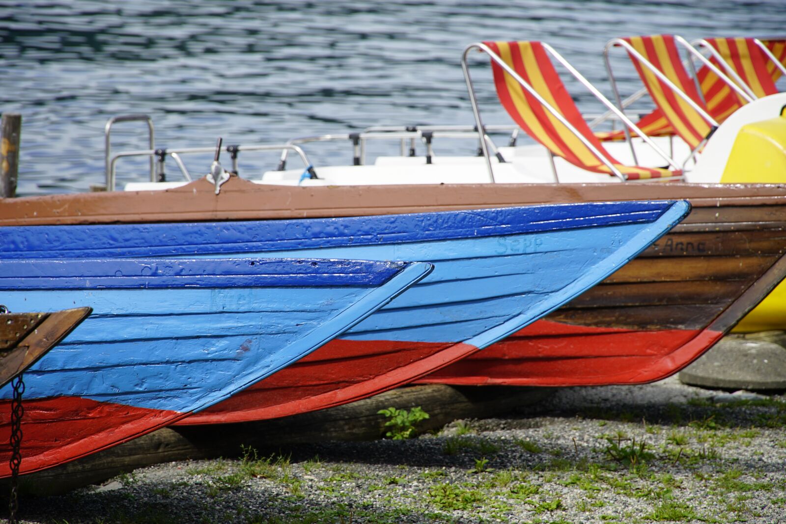 Sony E PZ 18-105mm F4 G OSS sample photo. Rowing boats, boats, colorful photography