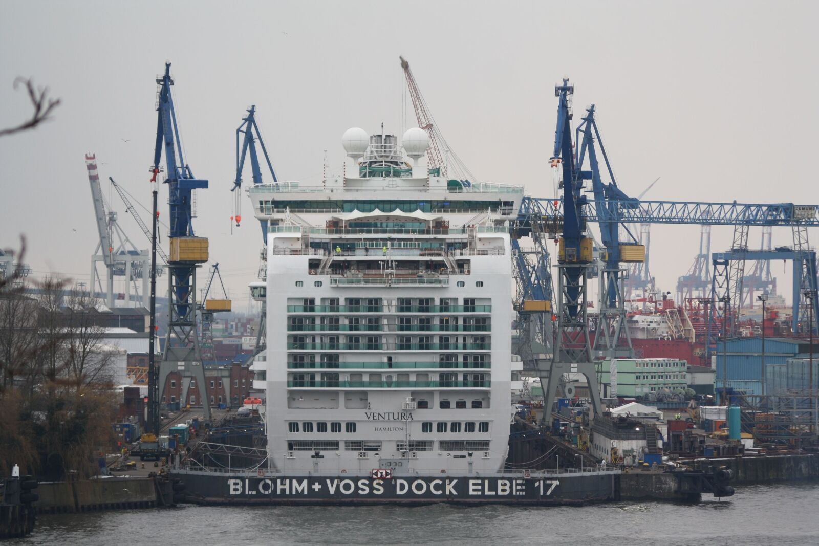 Canon EOS 1000D (EOS Digital Rebel XS / EOS Kiss F) sample photo. Same 17, cruise ship photography