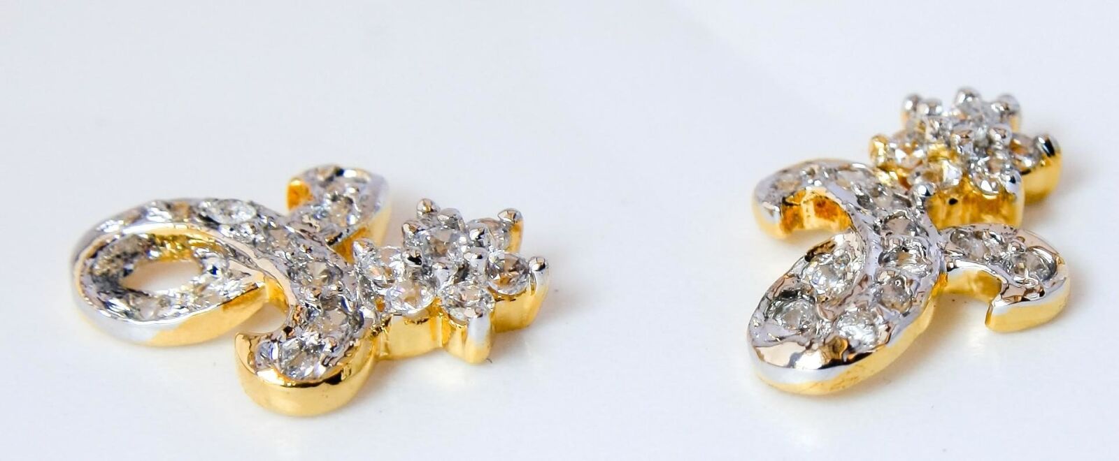Canon EOS 1000D (EOS Digital Rebel XS / EOS Kiss F) sample photo. Gold, metal, jewelry, jewel photography