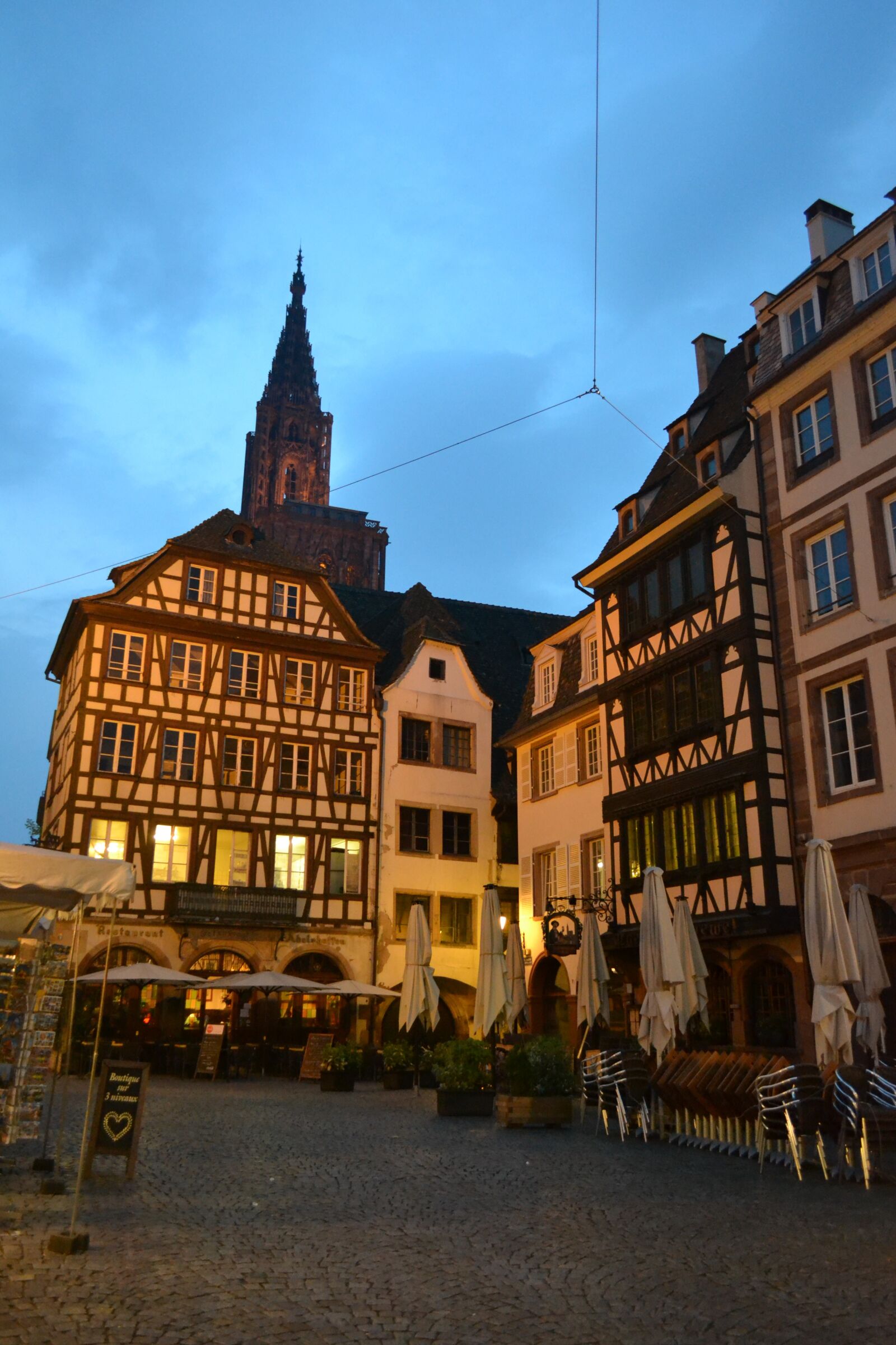 Nikon D3100 sample photo. Europe, people, night photography
