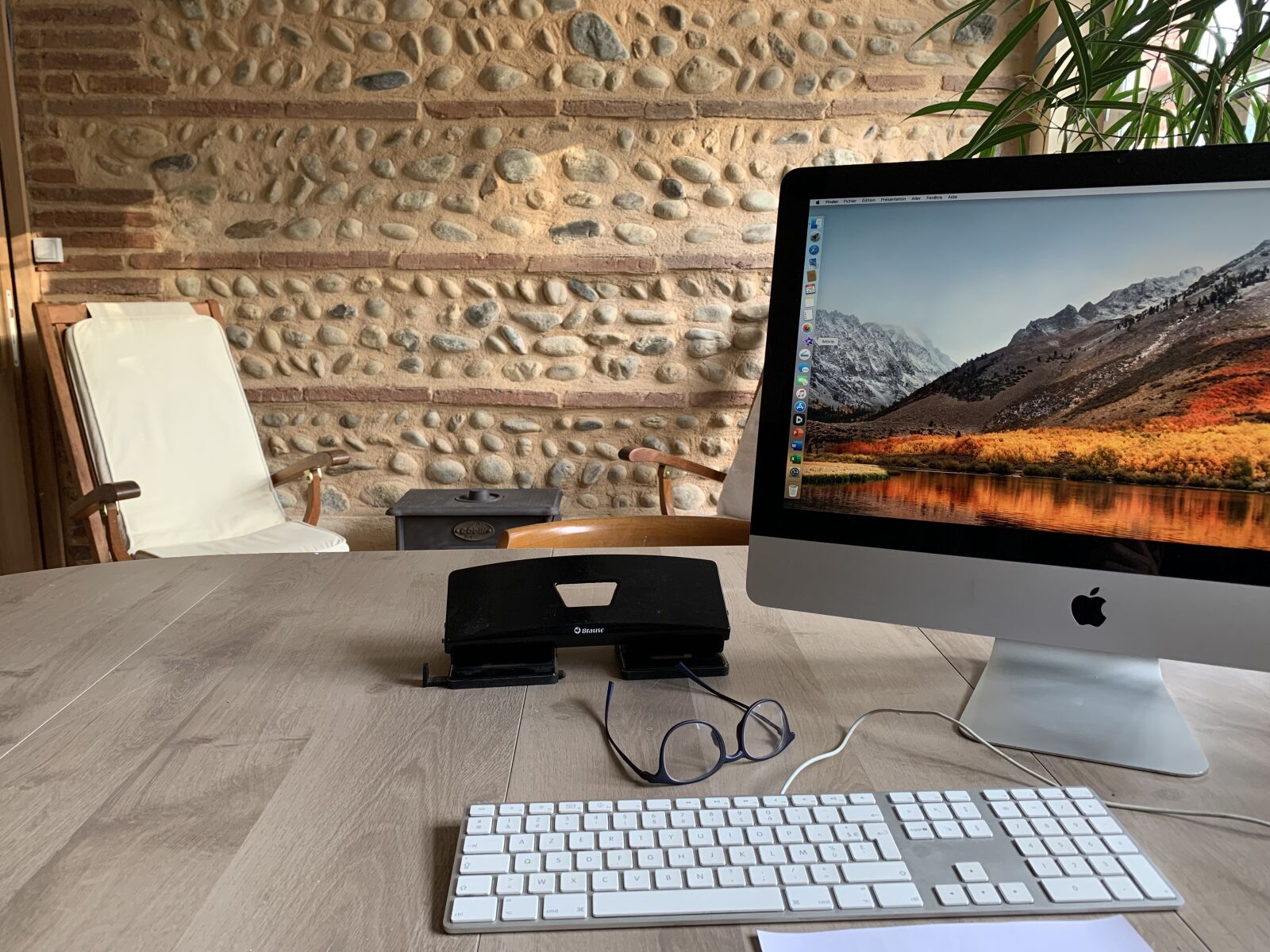Apple iPhone XR sample photo. Office, computer, screen photography