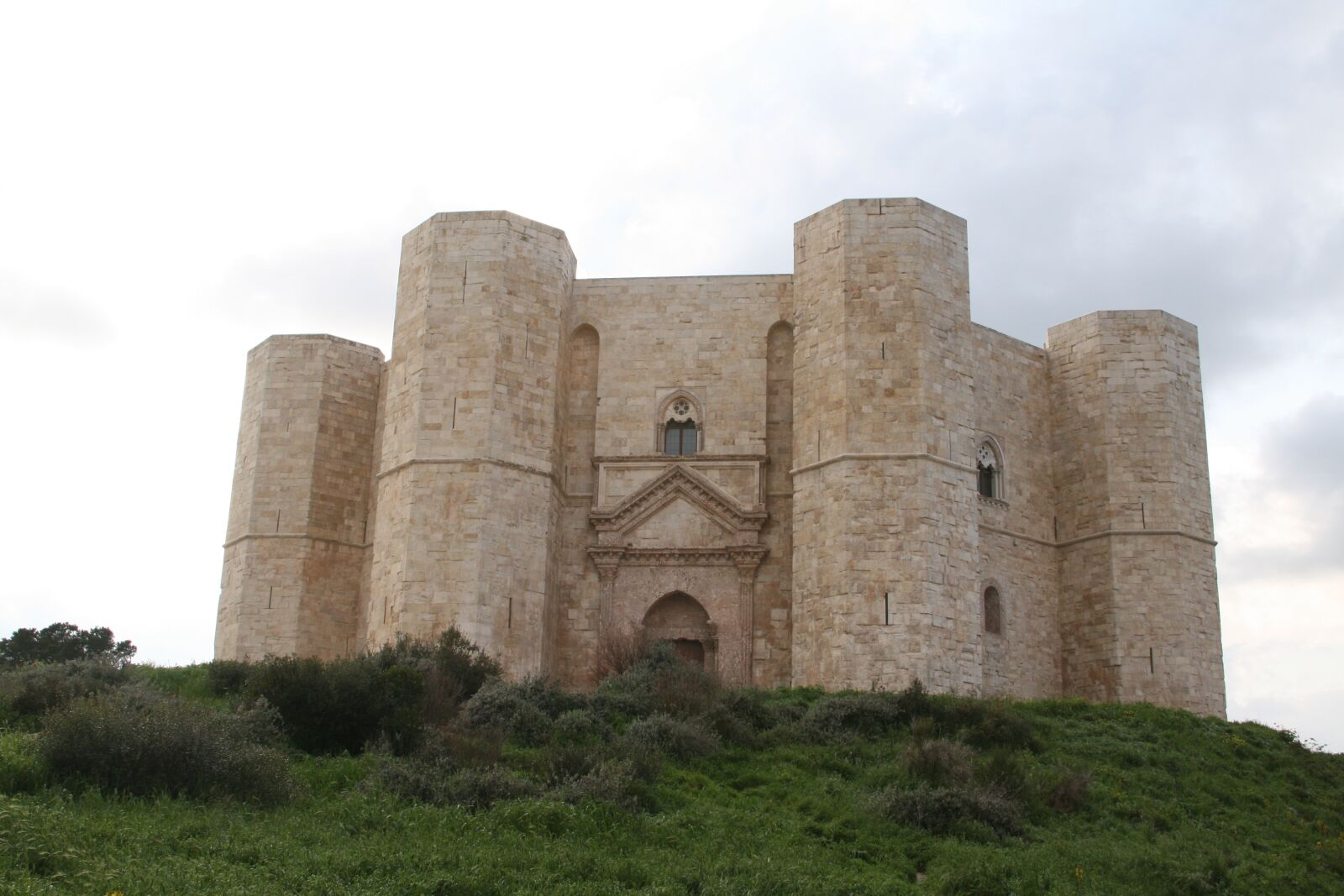 Canon EOS 400D (EOS Digital Rebel XTi / EOS Kiss Digital X) sample photo. Castel del monte, federico photography
