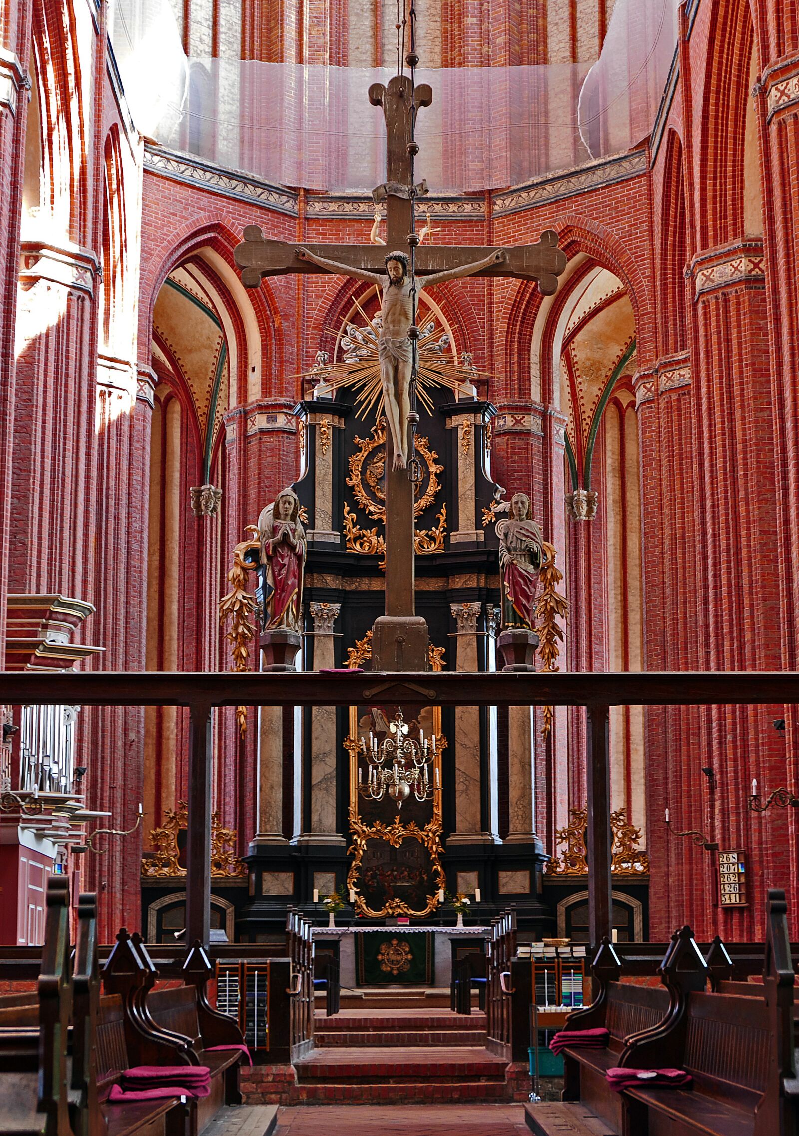 Panasonic Lumix DMC-LX100 sample photo. Sanctuary, nikolai church, wismar photography