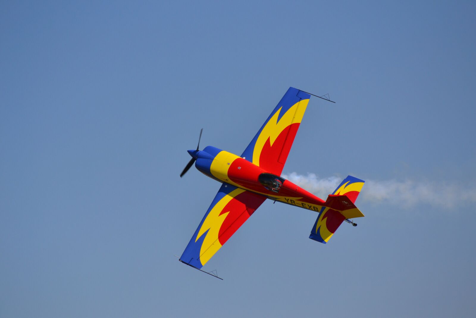 Nikon D3100 sample photo. Blue, red, yellow photography