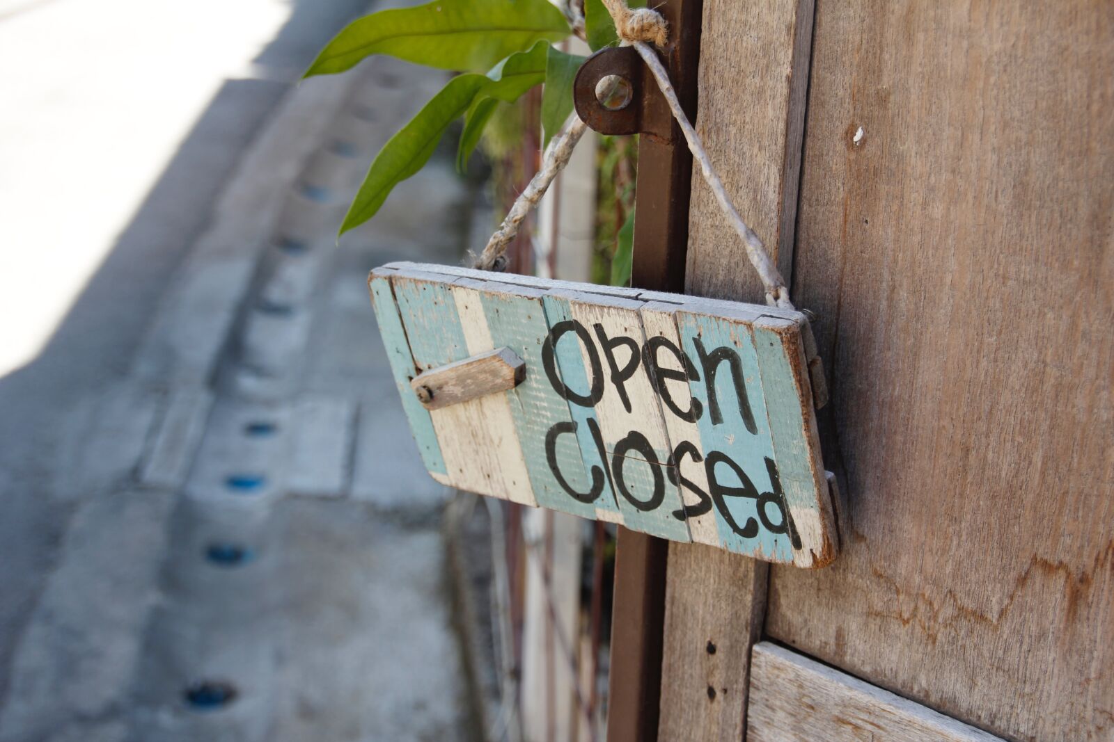 Canon EOS 60D sample photo. Door sign, open, closed photography