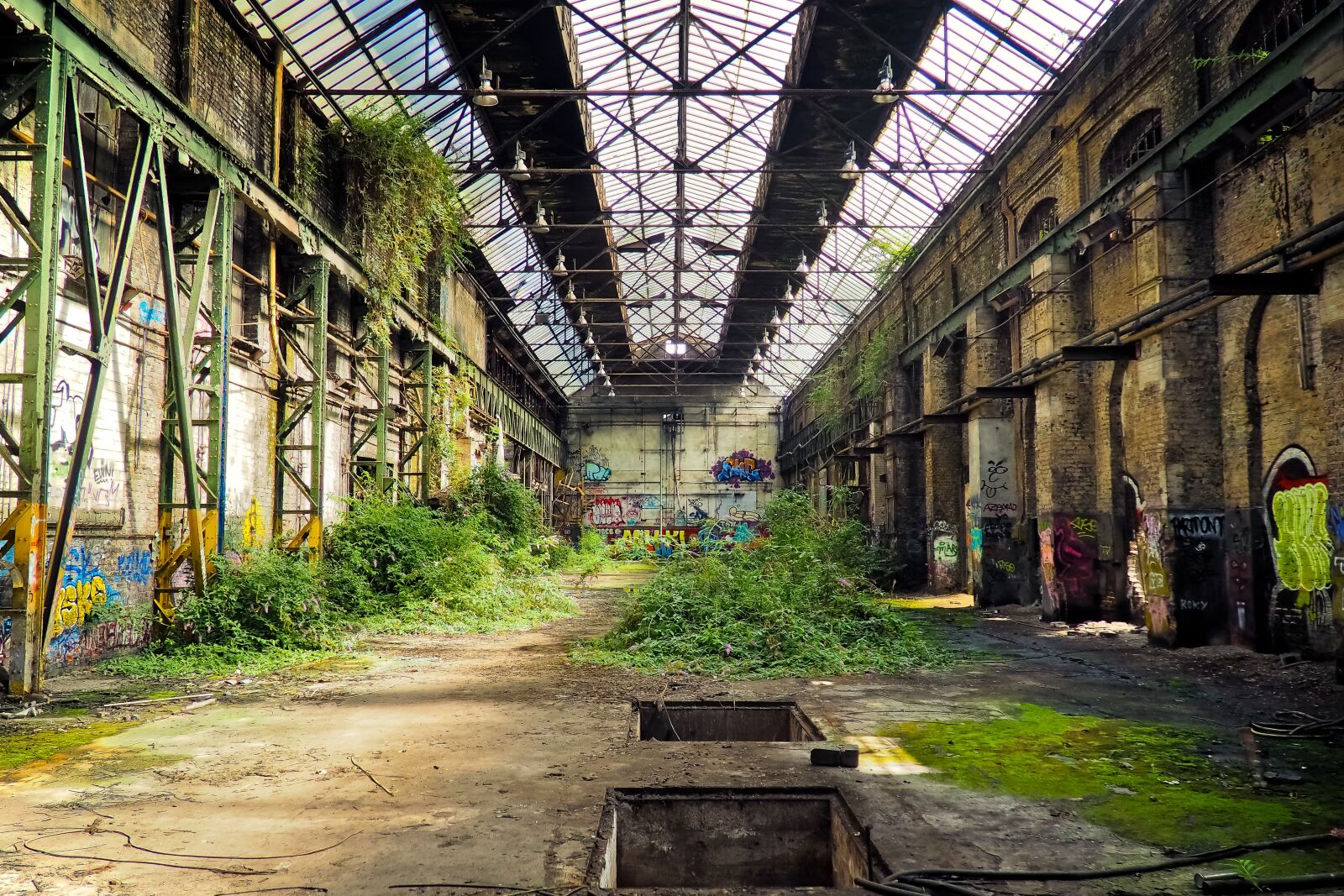 Olympus OM-D E-M10 sample photo. Lost places, rooms, abandoned photography