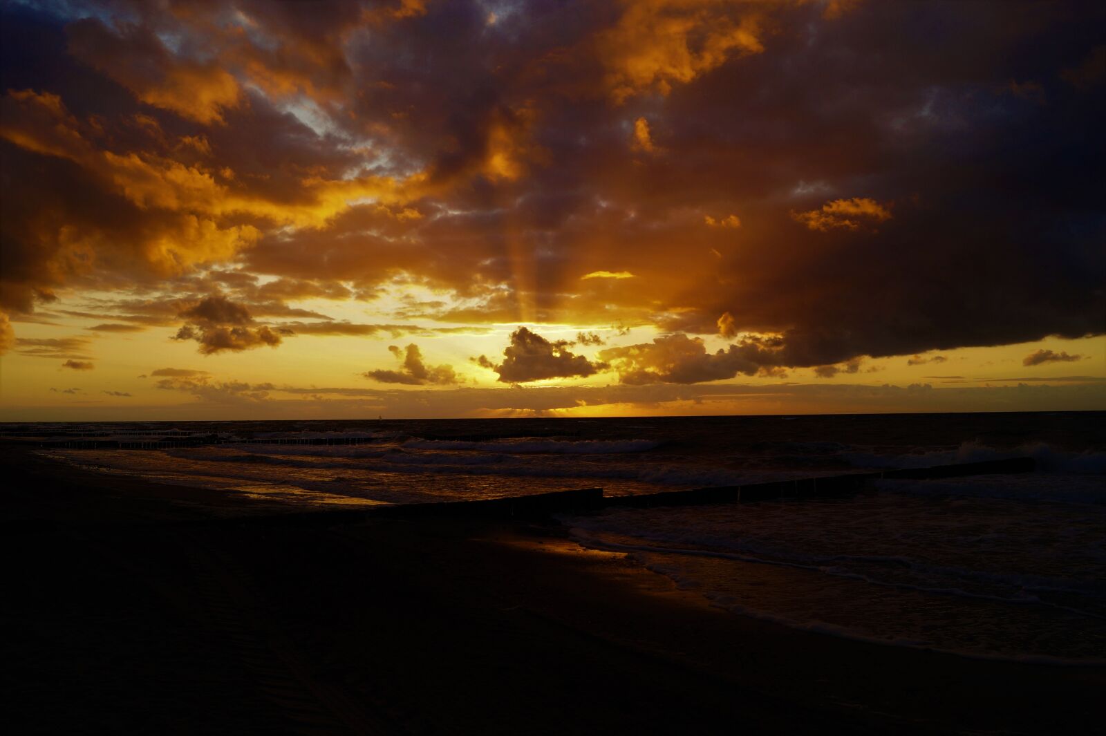 Sony DT 18-55mm F3.5-5.6 SAM II sample photo. Sunset, dusk, dawn photography