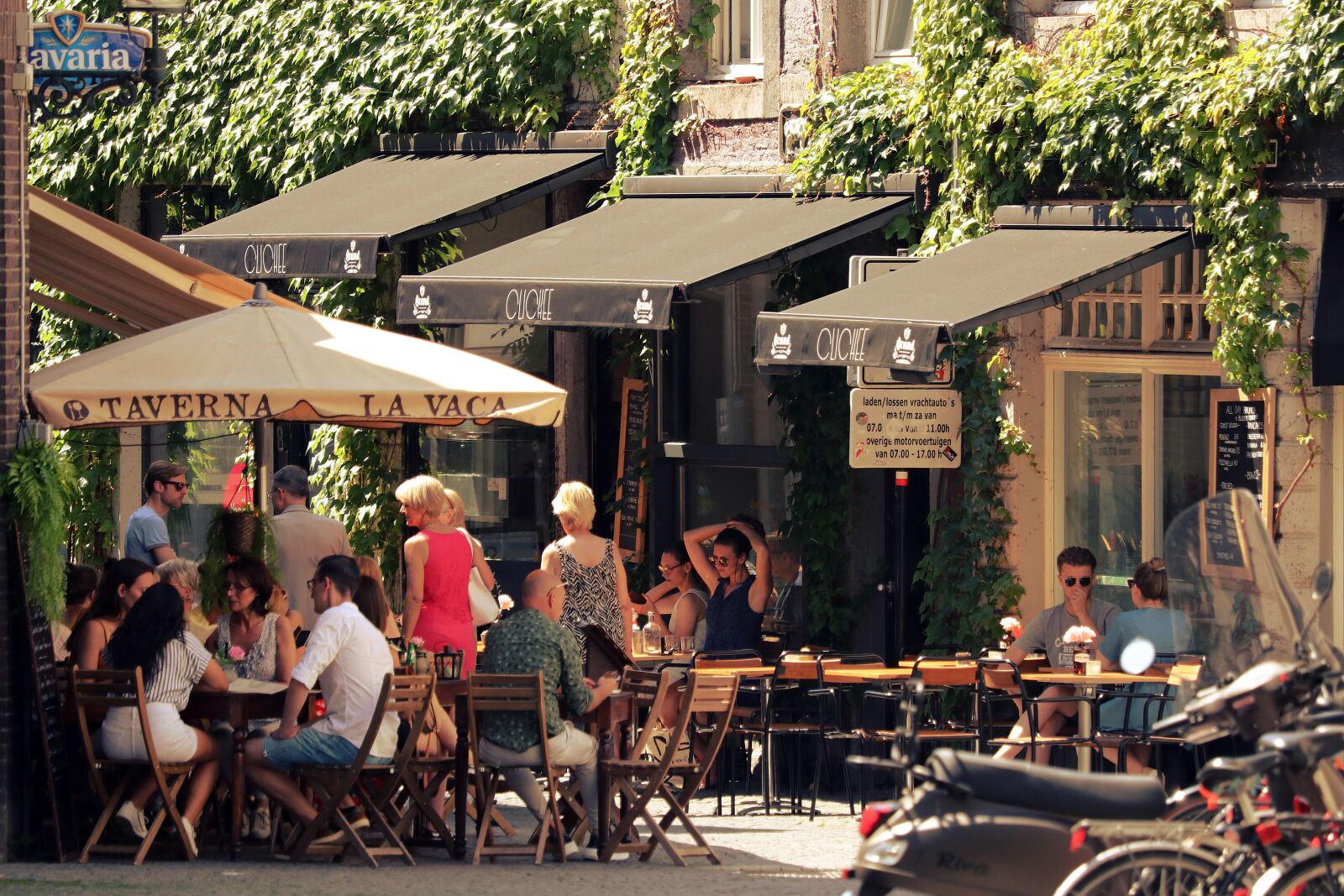 Canon EF-S 55-250mm F4-5.6 IS STM sample photo. City, street cafe, gastronomy photography
