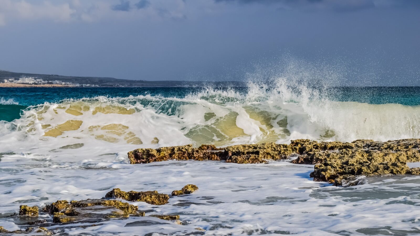 Nikon D3300 sample photo. Wave, smashing, foam photography