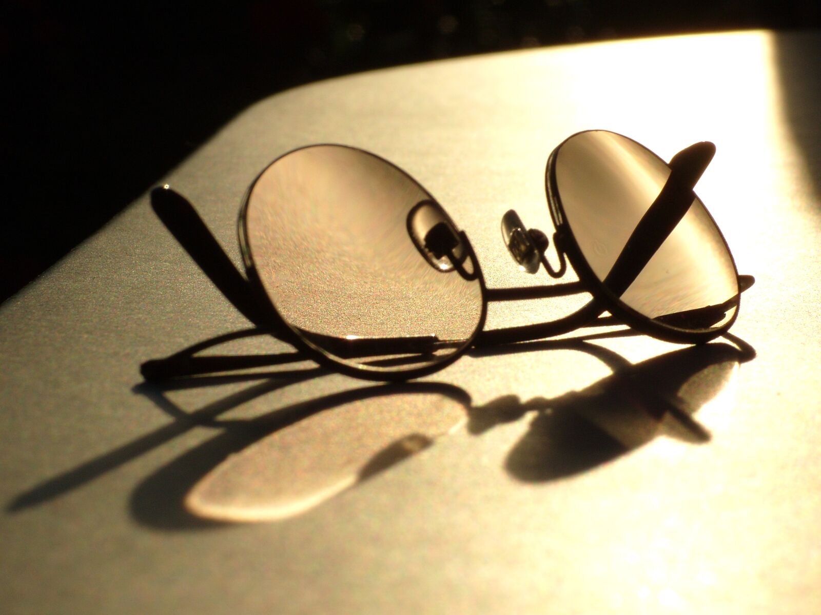 Samsung KENOX S1050  / Samsung S1050 sample photo. Glasses, see, see sharp photography