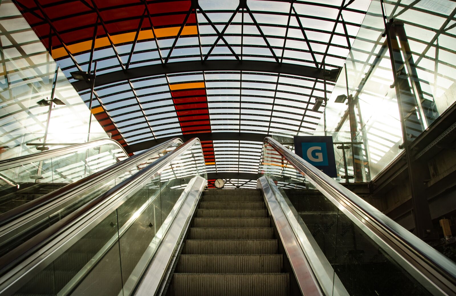 Nikon D7000 sample photo. Escalator, station, transportation photography