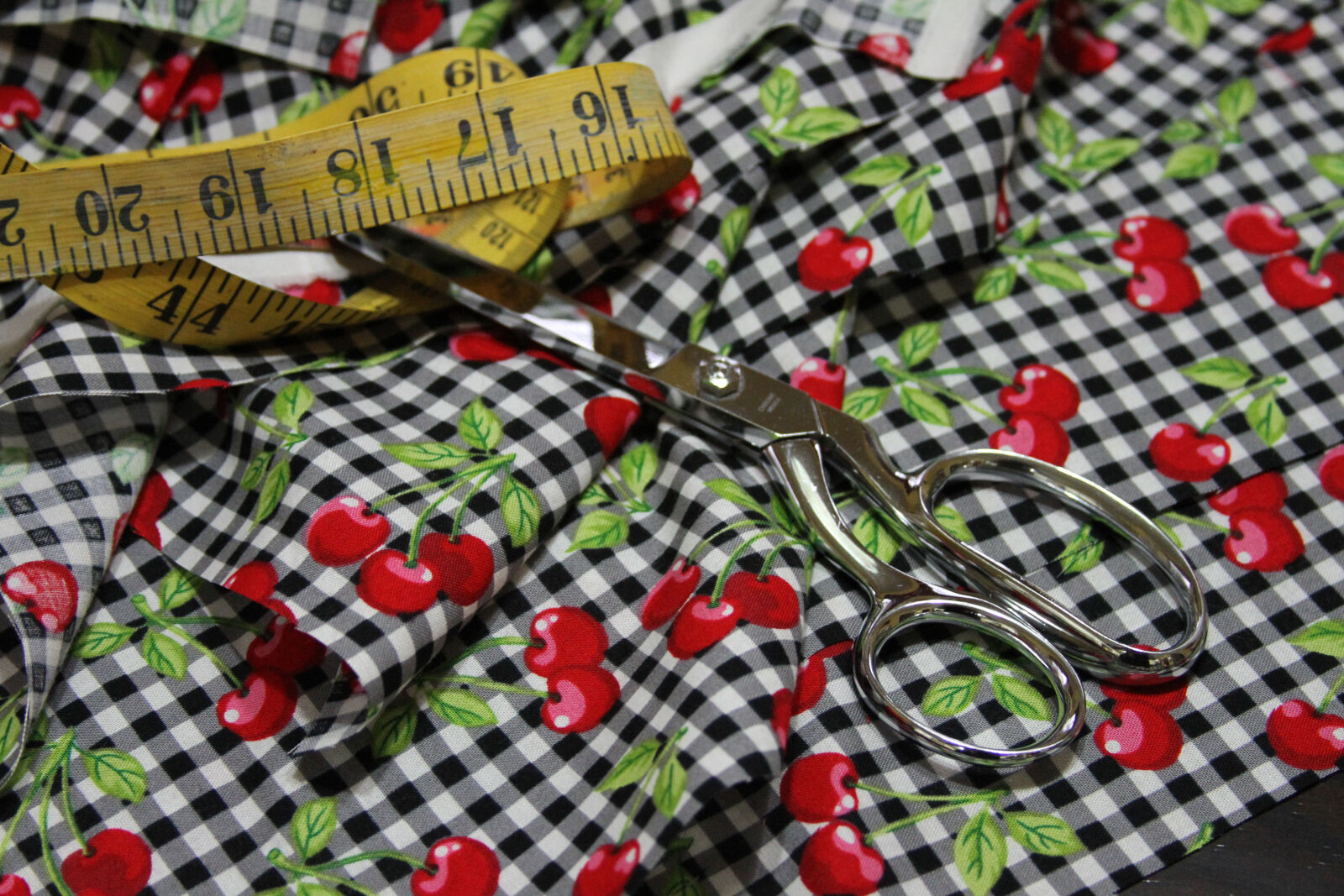 Canon EF 28-135mm F3.5-5.6 IS USM sample photo. Sewing photography