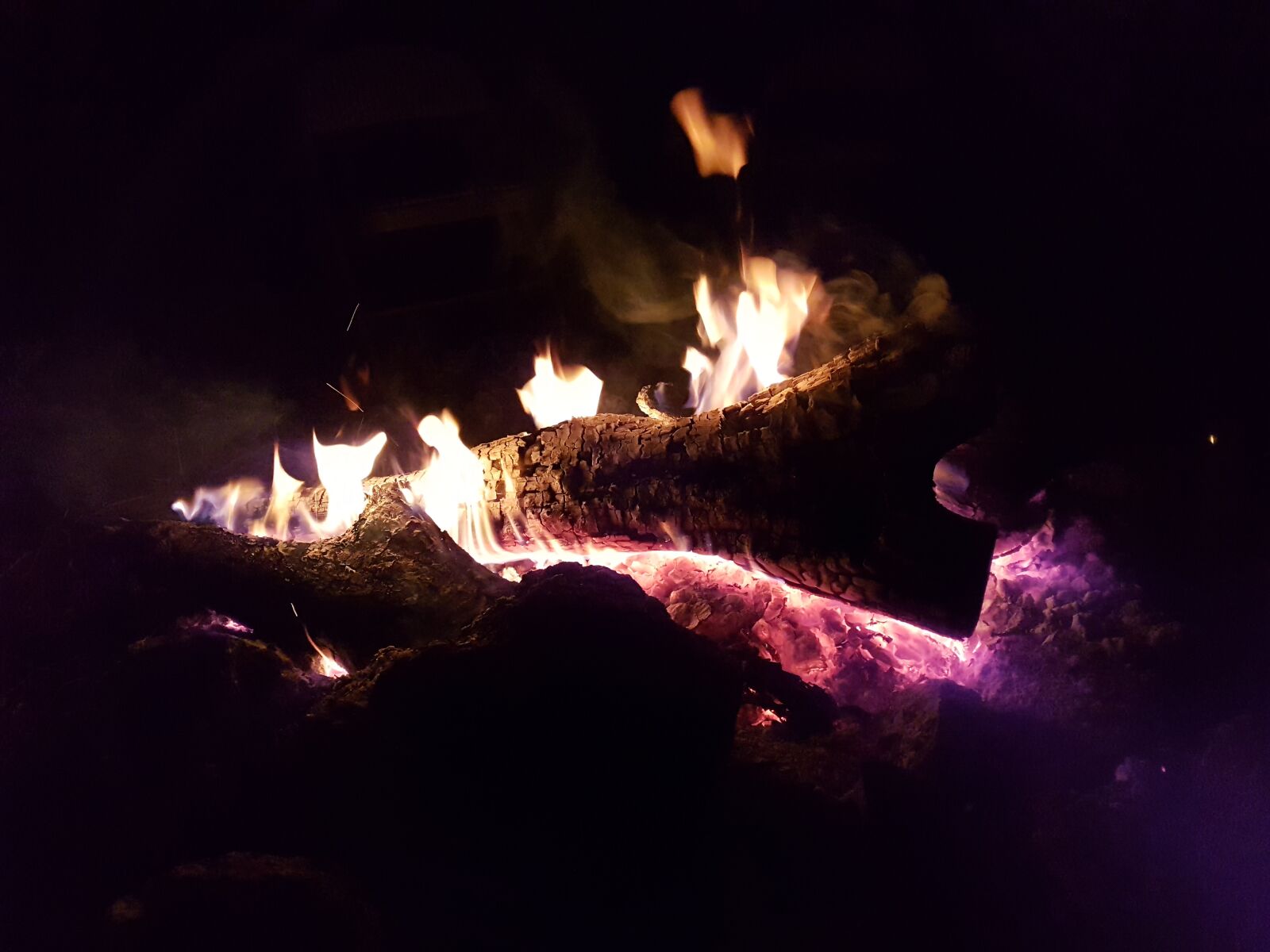 Samsung Galaxy S7 Edge sample photo. Black, campfire, fire, night photography
