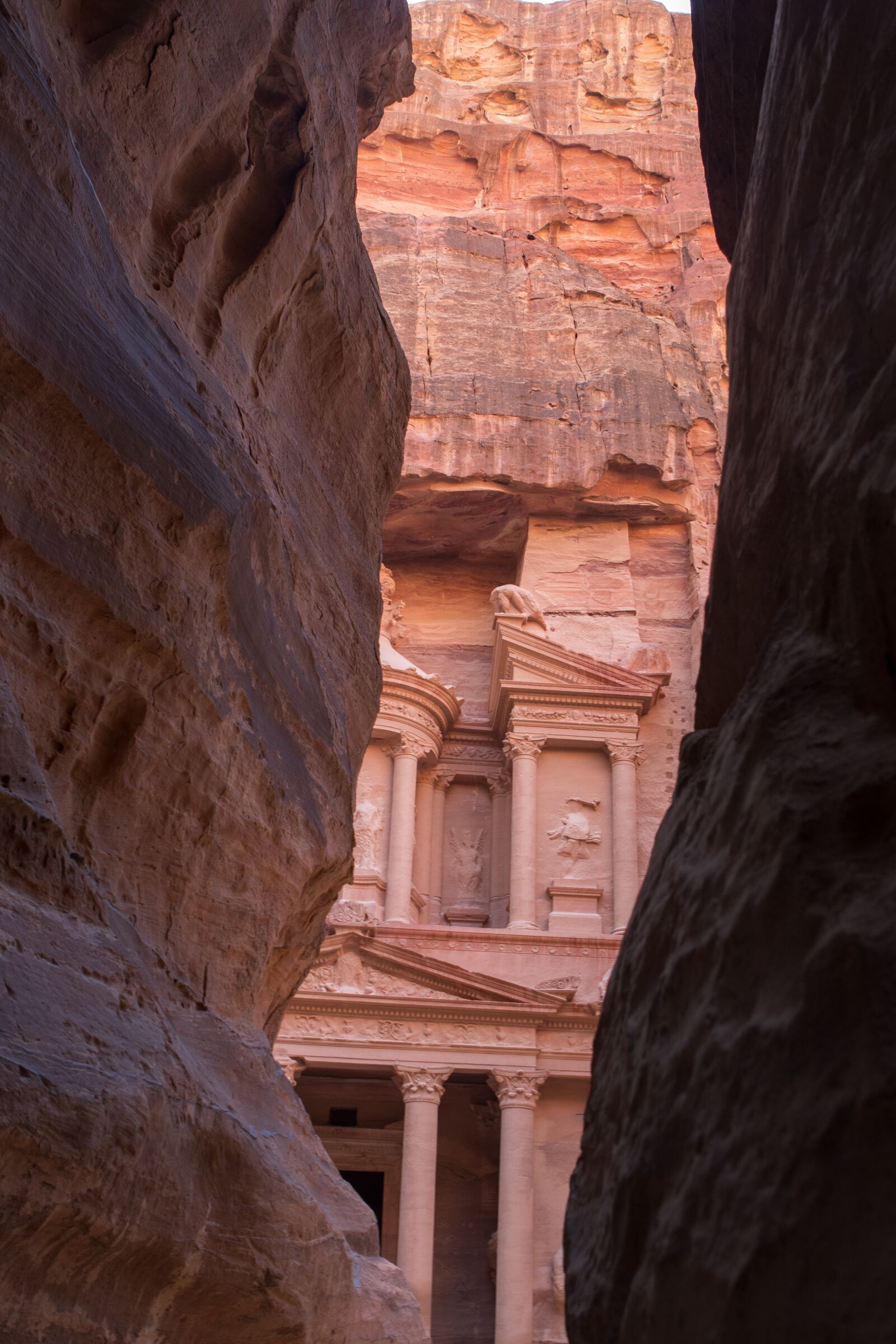 Canon EOS 200D (EOS Rebel SL2 / EOS Kiss X9) sample photo. Petra, treasury, rocks photography