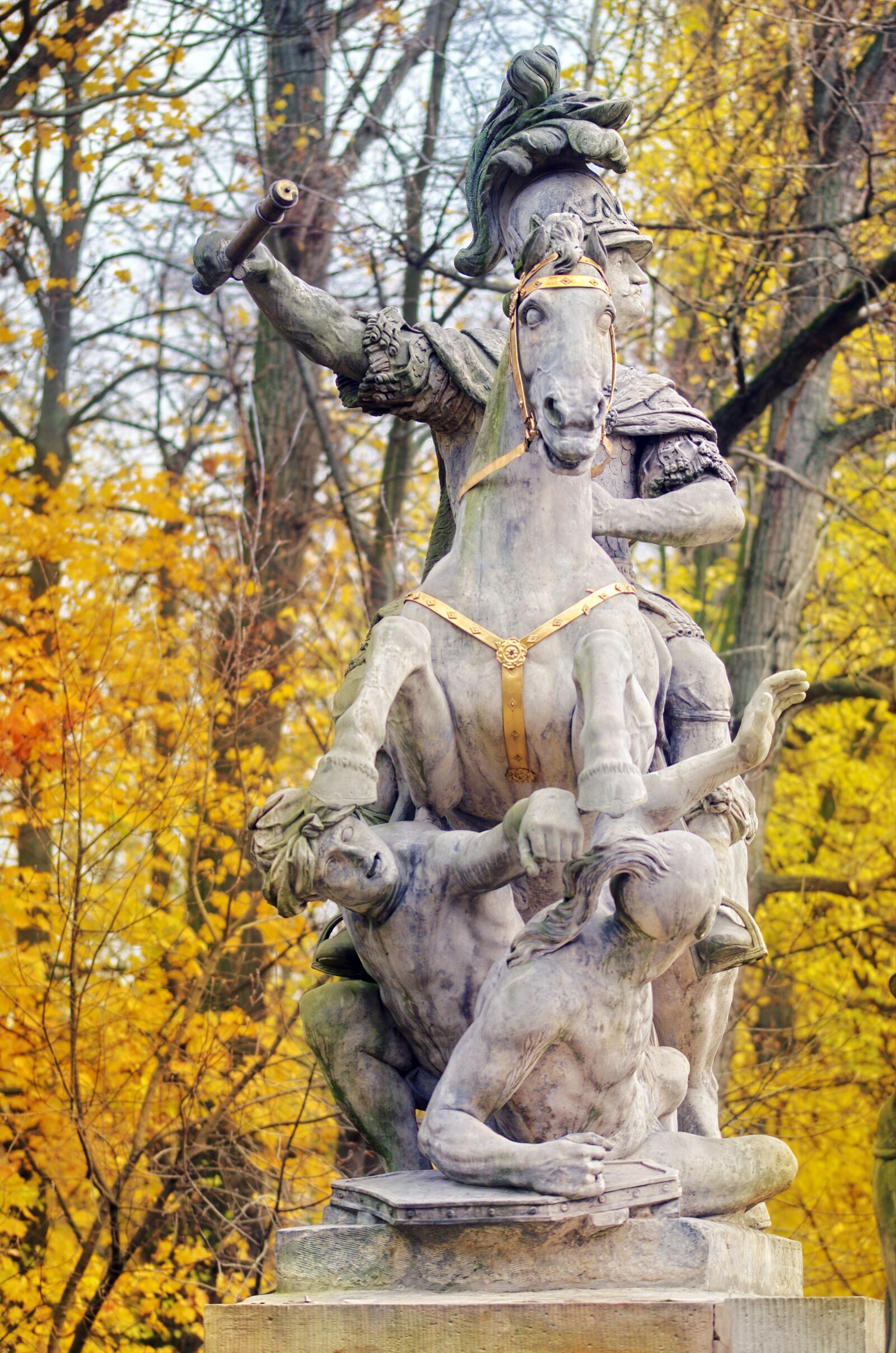 Nikon D5100 sample photo. Statue, sculpture, monument photography