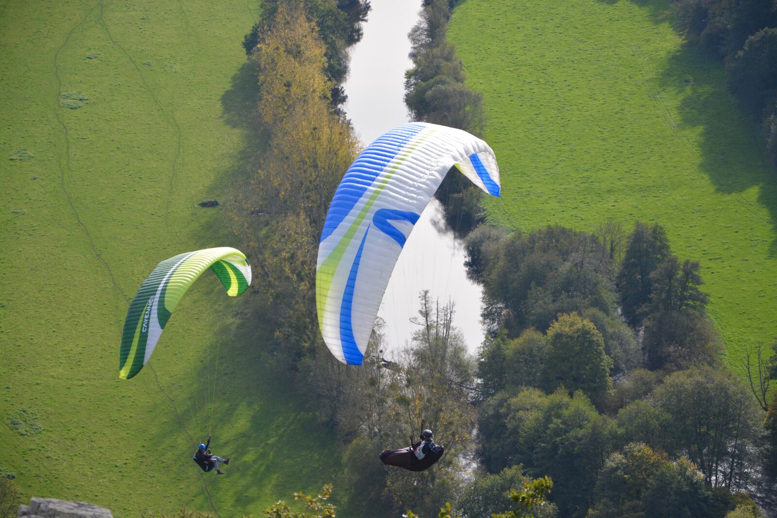 Nikon D5200 sample photo. Paragliders, practice in free photography