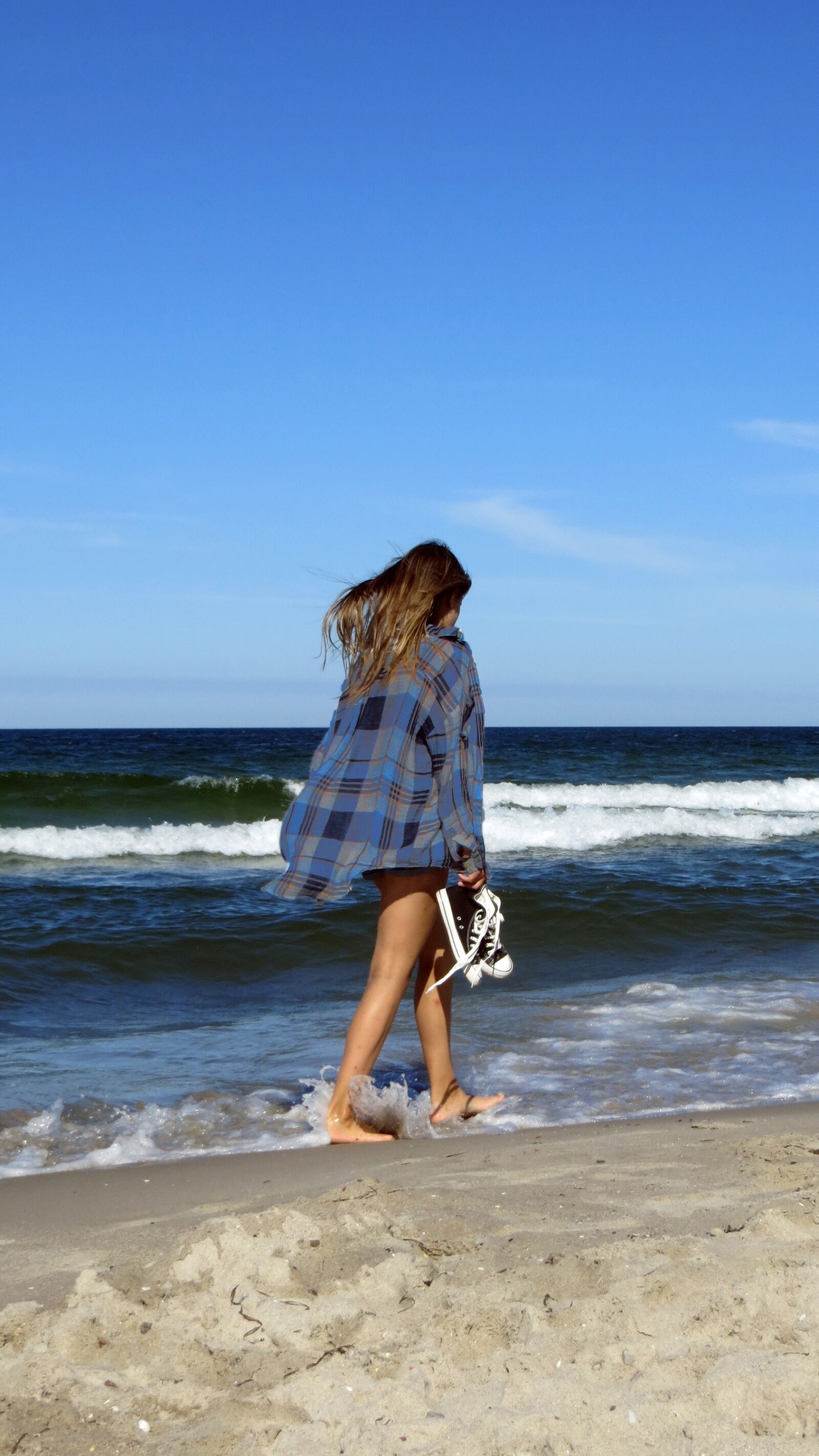 Canon PowerShot SX240 HS sample photo. Beach, woman, walk photography