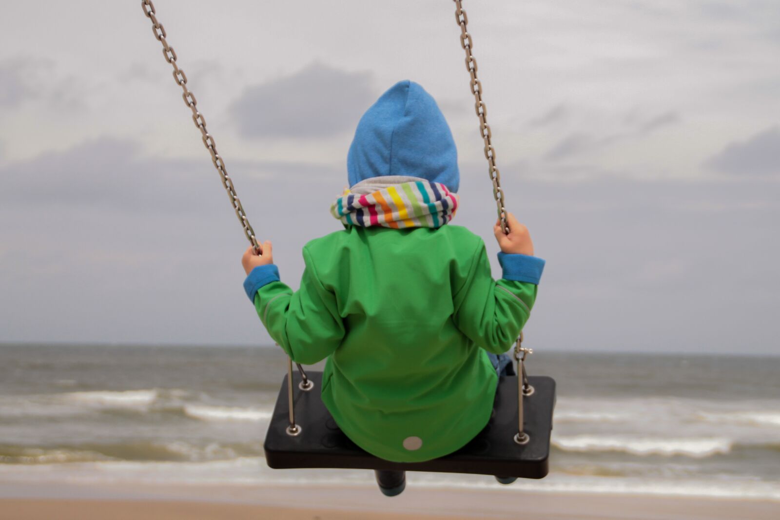 Canon EOS 1100D (EOS Rebel T3 / EOS Kiss X50) sample photo. Beach, child, swing photography
