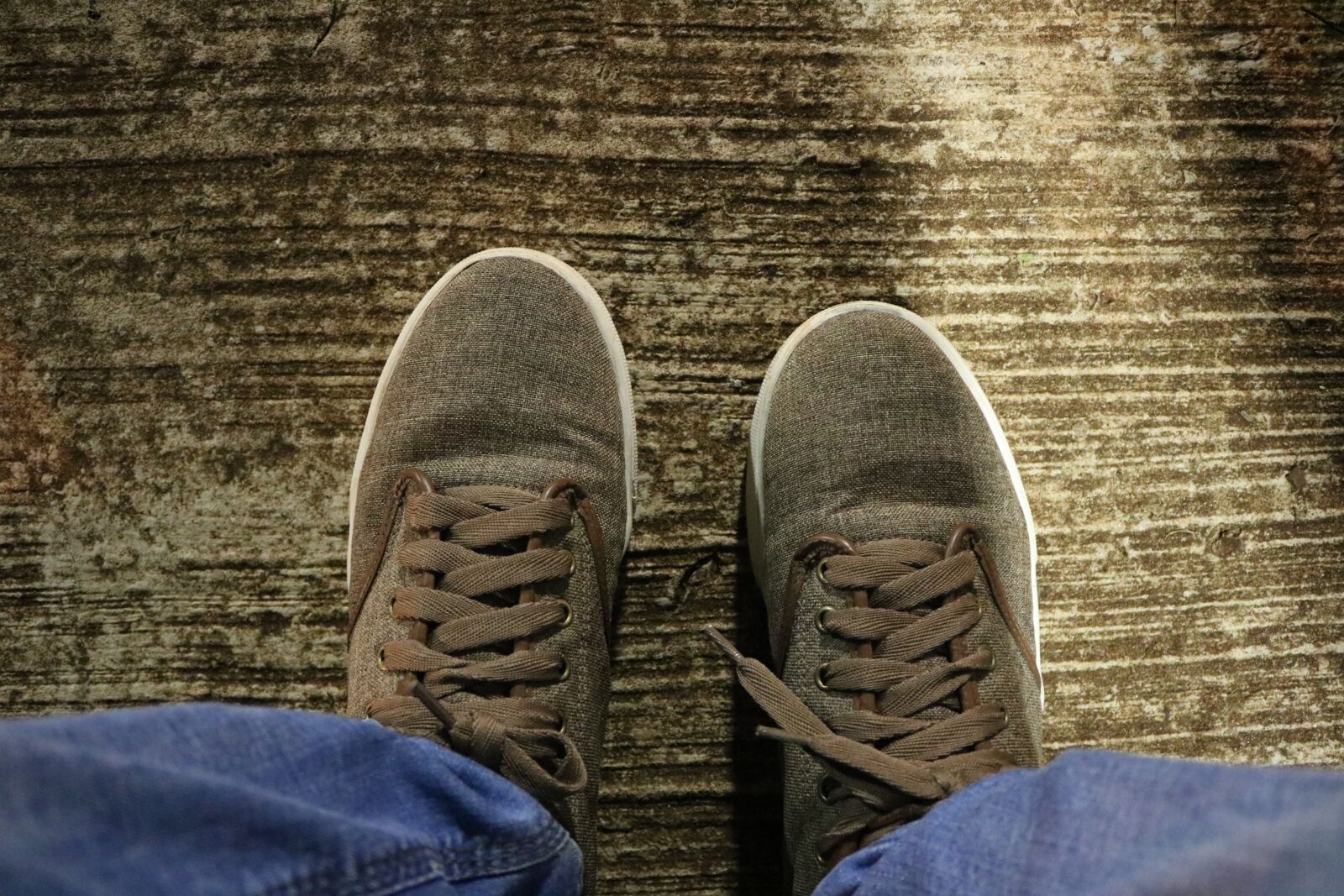 Canon EOS 750D (EOS Rebel T6i / EOS Kiss X8i) sample photo. Clothing, footwear, two photography