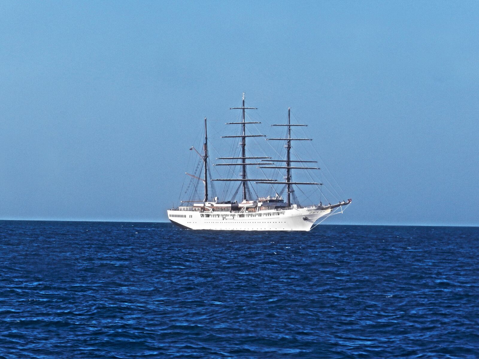 Nikon Coolpix P500 sample photo. Sailboat, sailing ship, sea photography