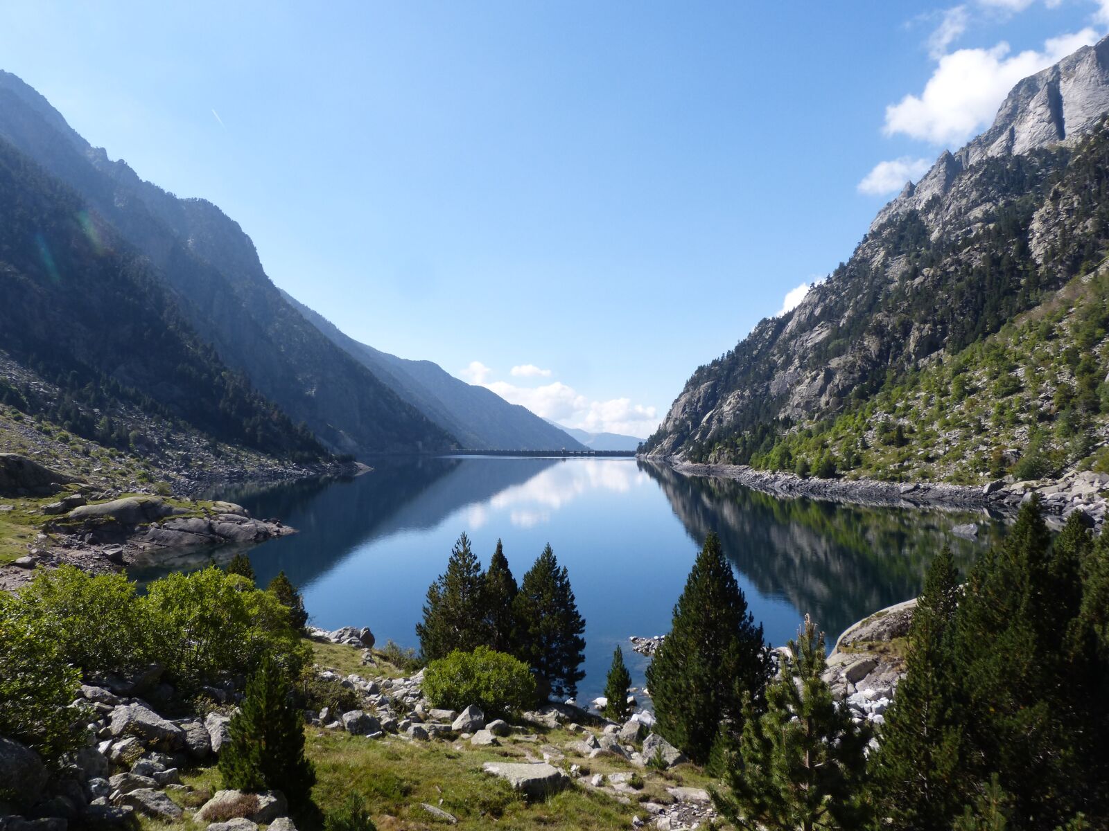 Panasonic DMC-FZ62 sample photo. Mountain lake, pyrenee catalunya photography