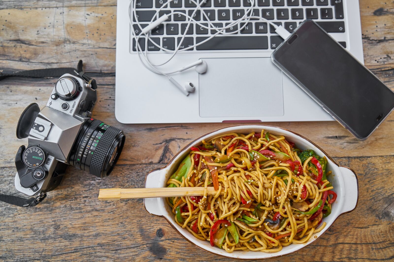 Sony a7R II sample photo. Food, break, noon photography